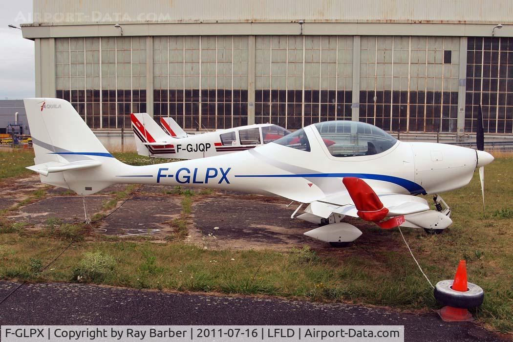F-GLPX, Aquila A210 (AT01) C/N AT01-168, Aquila A.210 (AT-01) [AT01-168] Bourges~F 16/07/2011