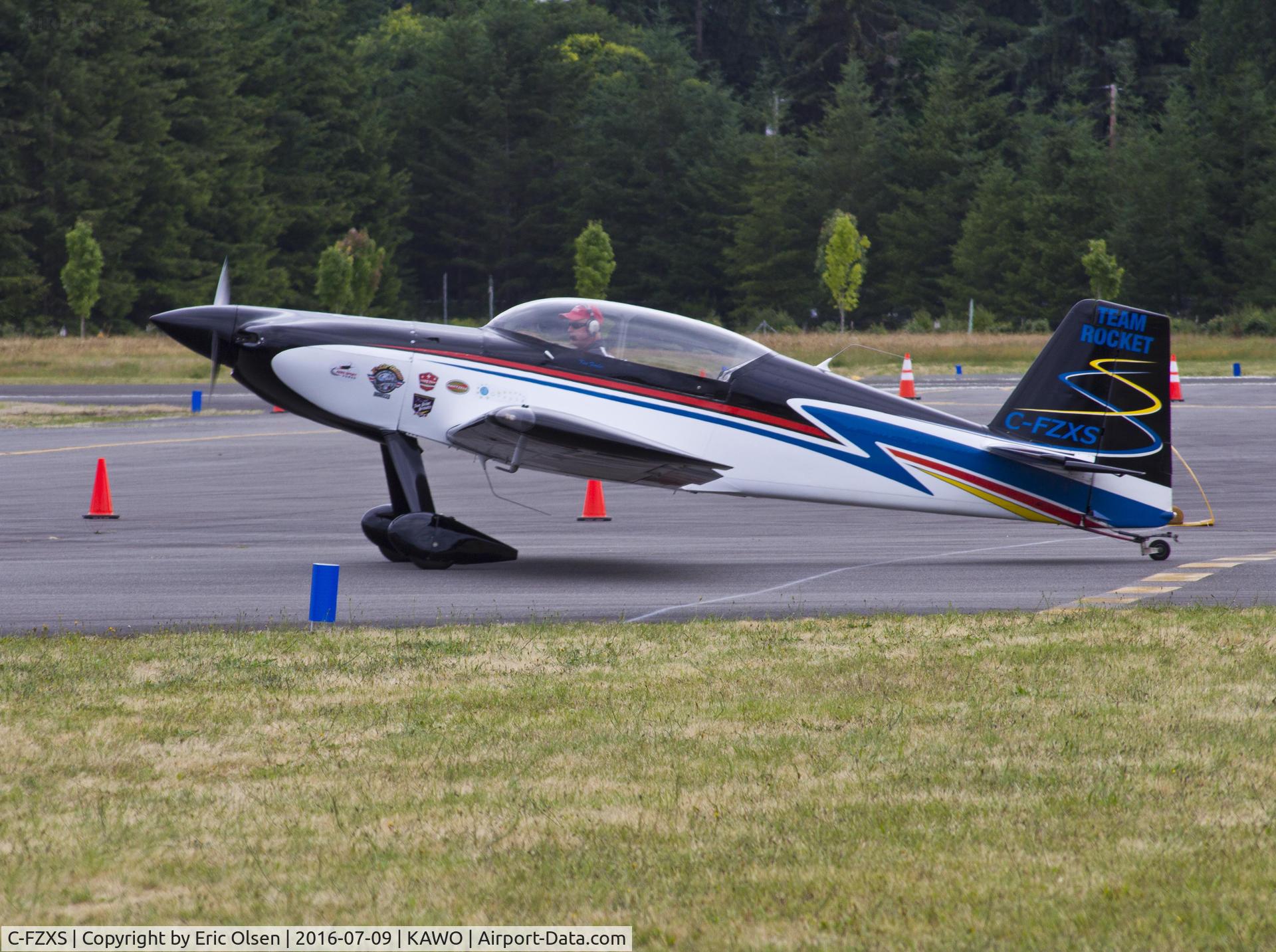 C-FZXS, 1997 Harmon Rocket II C/N 140, Harmon Rocket II taxing to depart the 2016 Arlington Fly-In.