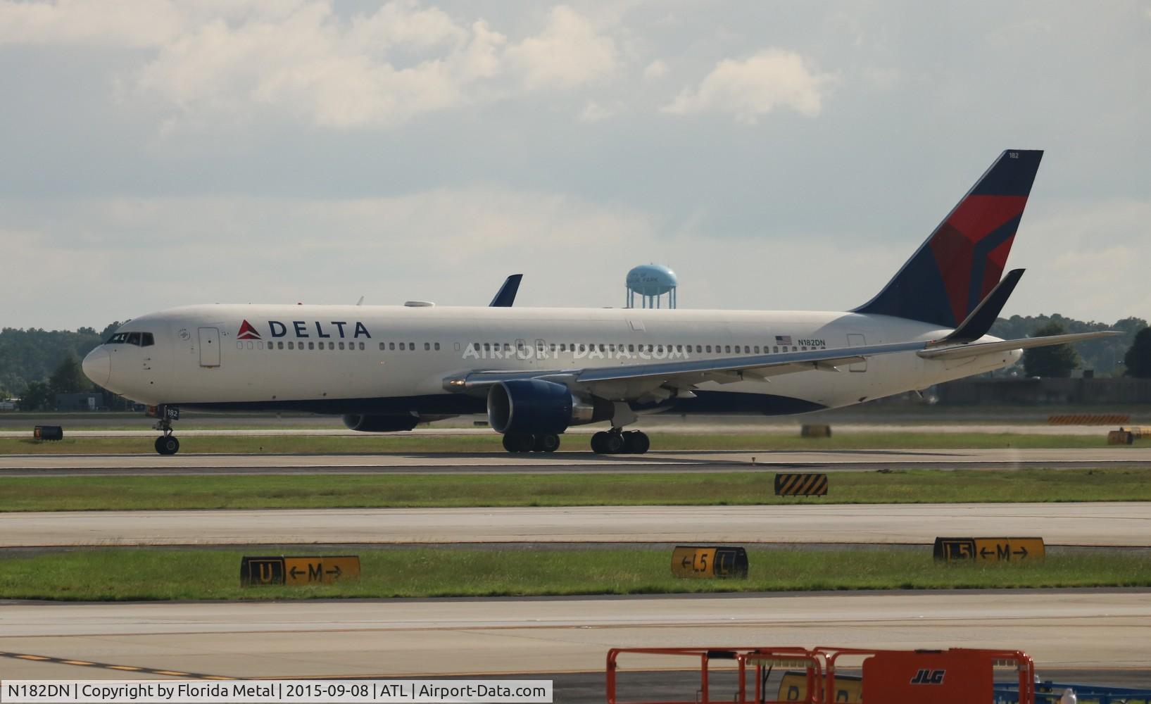 N182DN, 1992 Boeing 767-332/ER C/N 25987, Delta