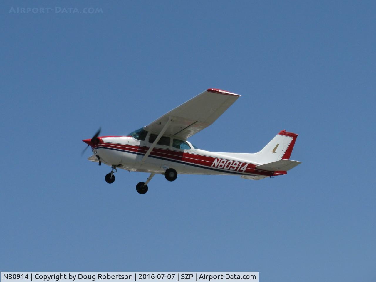 N80914, 1976 Cessna 172M C/N 17266799, 1975 Cessna 172M SKYHAWK, Lycoming O-320-E2D 150 Hp, takeoff climb Rwy 22