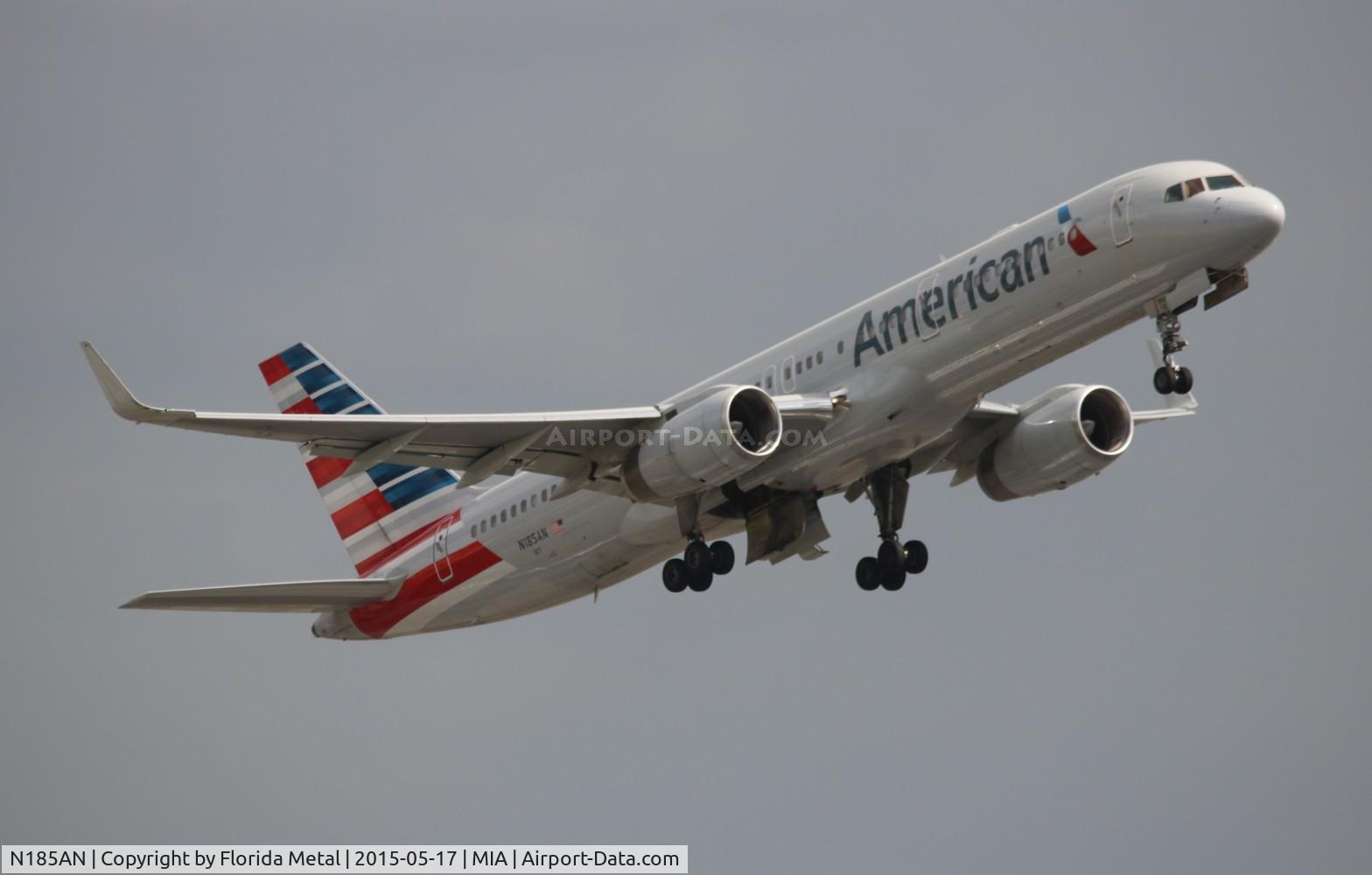N185AN, 2001 Boeing 757-223 C/N 32379, American