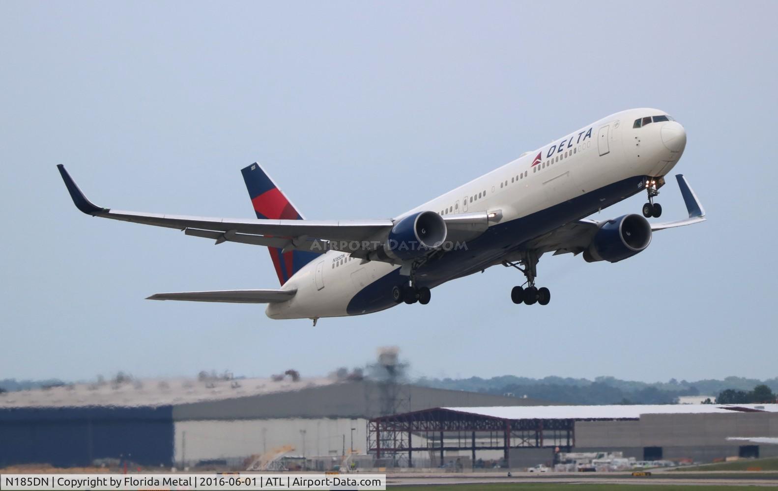 N185DN, 1995 Boeing 767-332 C/N 27961, Delta