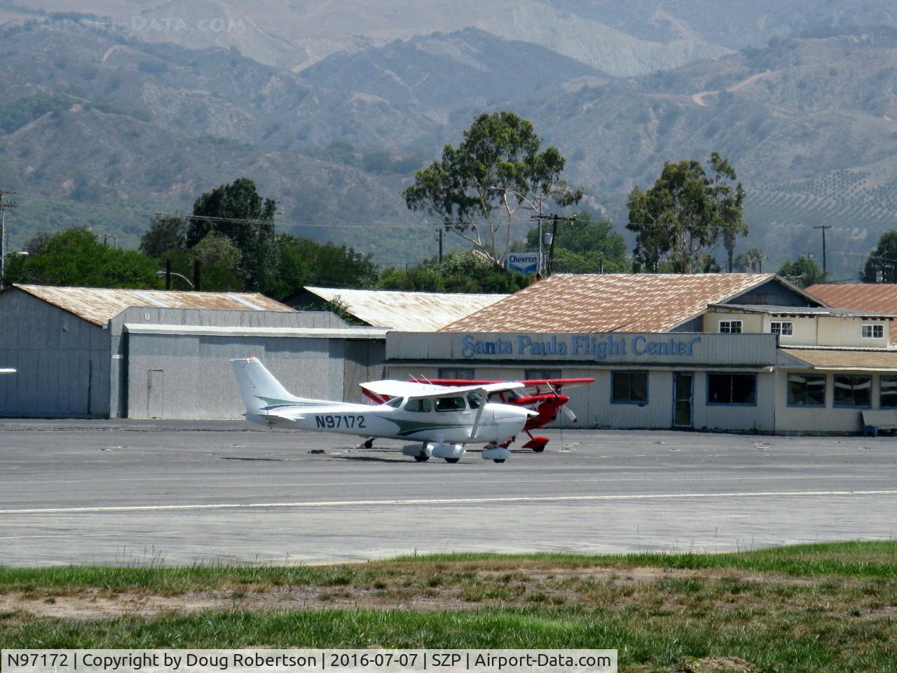 N97172, 1984 Cessna 172P C/N 17276162, 1984 Cessna 172P SKYHAWK, Lycoming O-320-D2J 160 Hp, taxi to Rwy 22