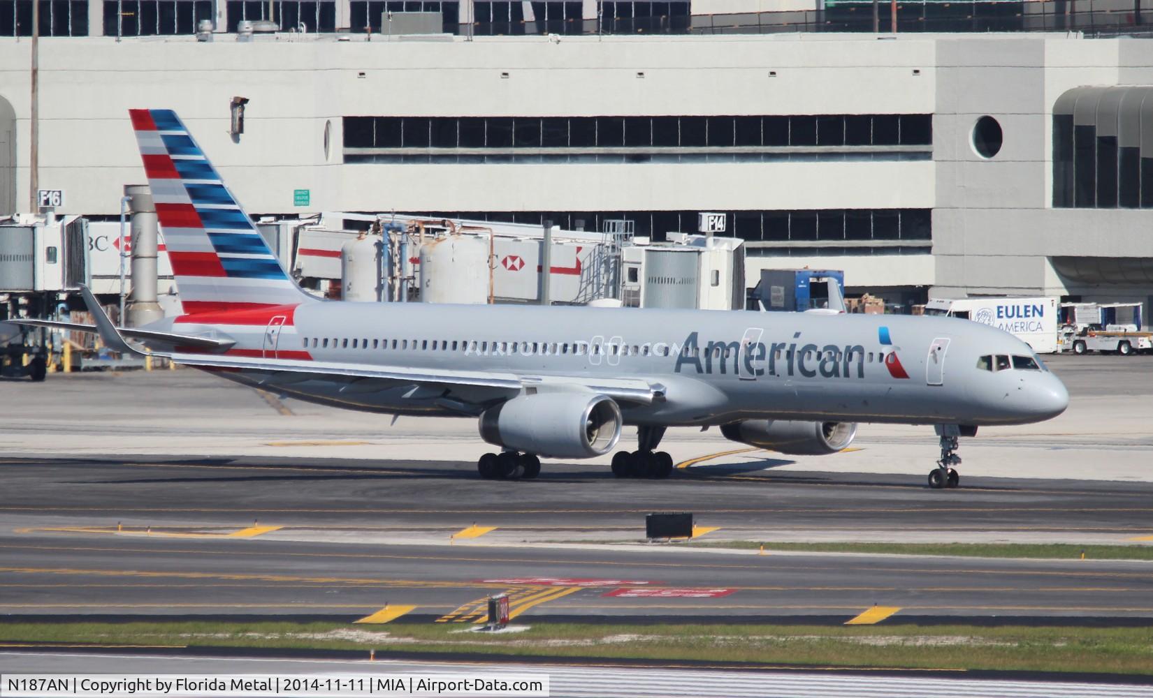 N187AN, 2001 Boeing 757-223 C/N 32381, American
