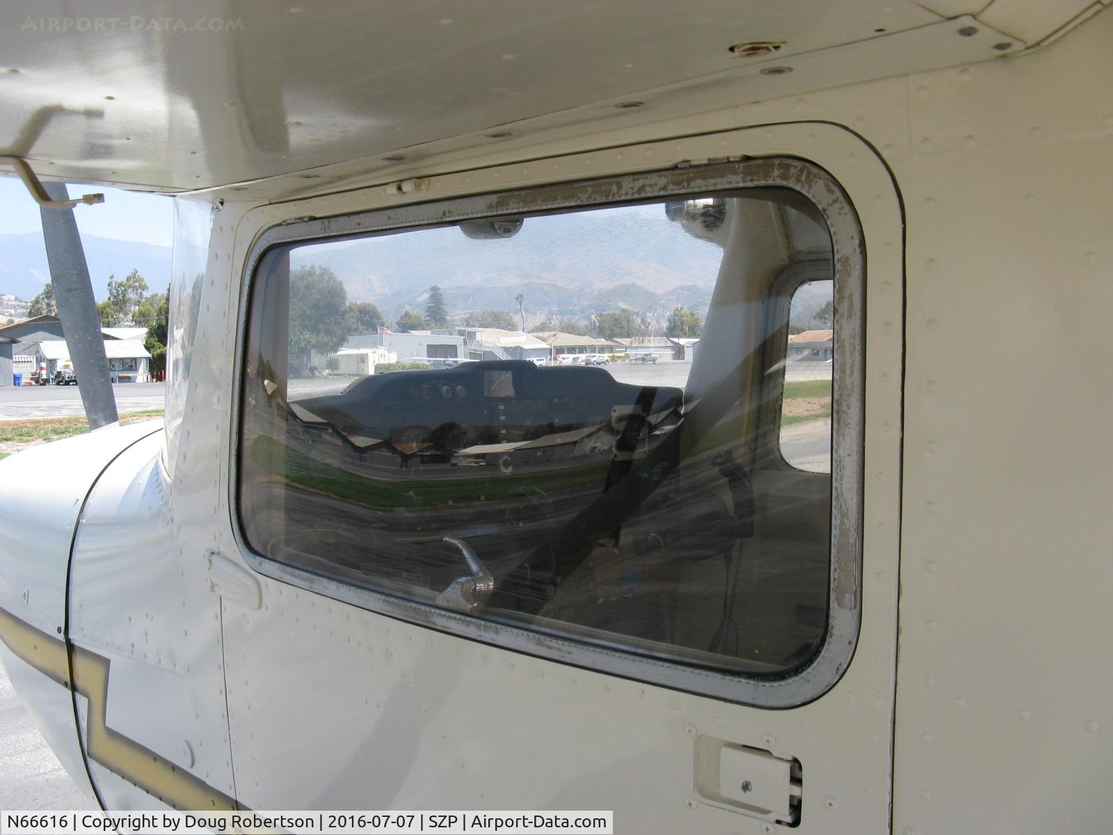 N66616, 1974 Cessna 150M C/N 15076158, 1974 Cessna 150M, Continental O-200 100 Hp, pilot door with flush locking handle