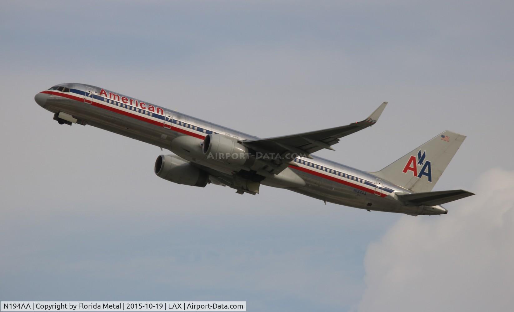 N194AA, 2001 Boeing 757-223 C/N 32388, American
