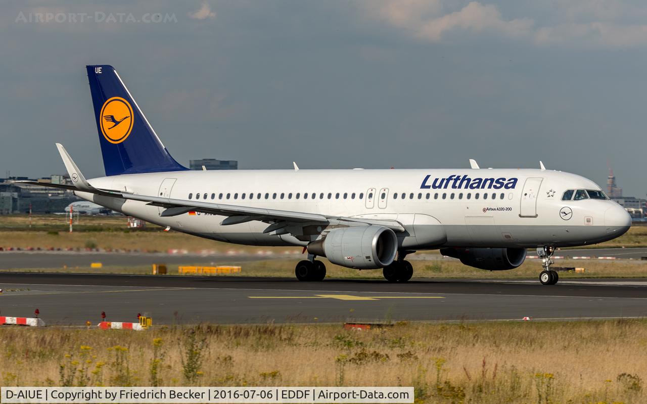D-AIUE, 2014 Airbus A320-214 C/N 6092, departure via RW18W