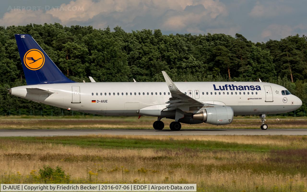 D-AIUE, 2014 Airbus A320-214 C/N 6092, departure via RW18W