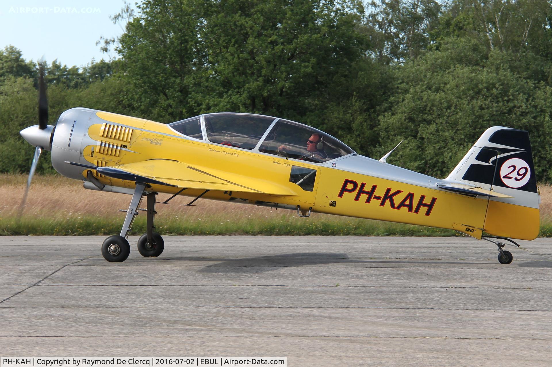 PH-KAH, 1994 Sukhoi Su-29 C/N 78-02, Ursel Avia 2016.