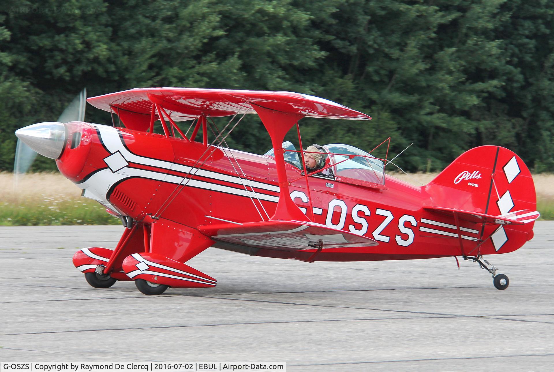 G-OSZS, 1992 Pitts S-2S Special C/N 3018, Ursel Avia 2016.