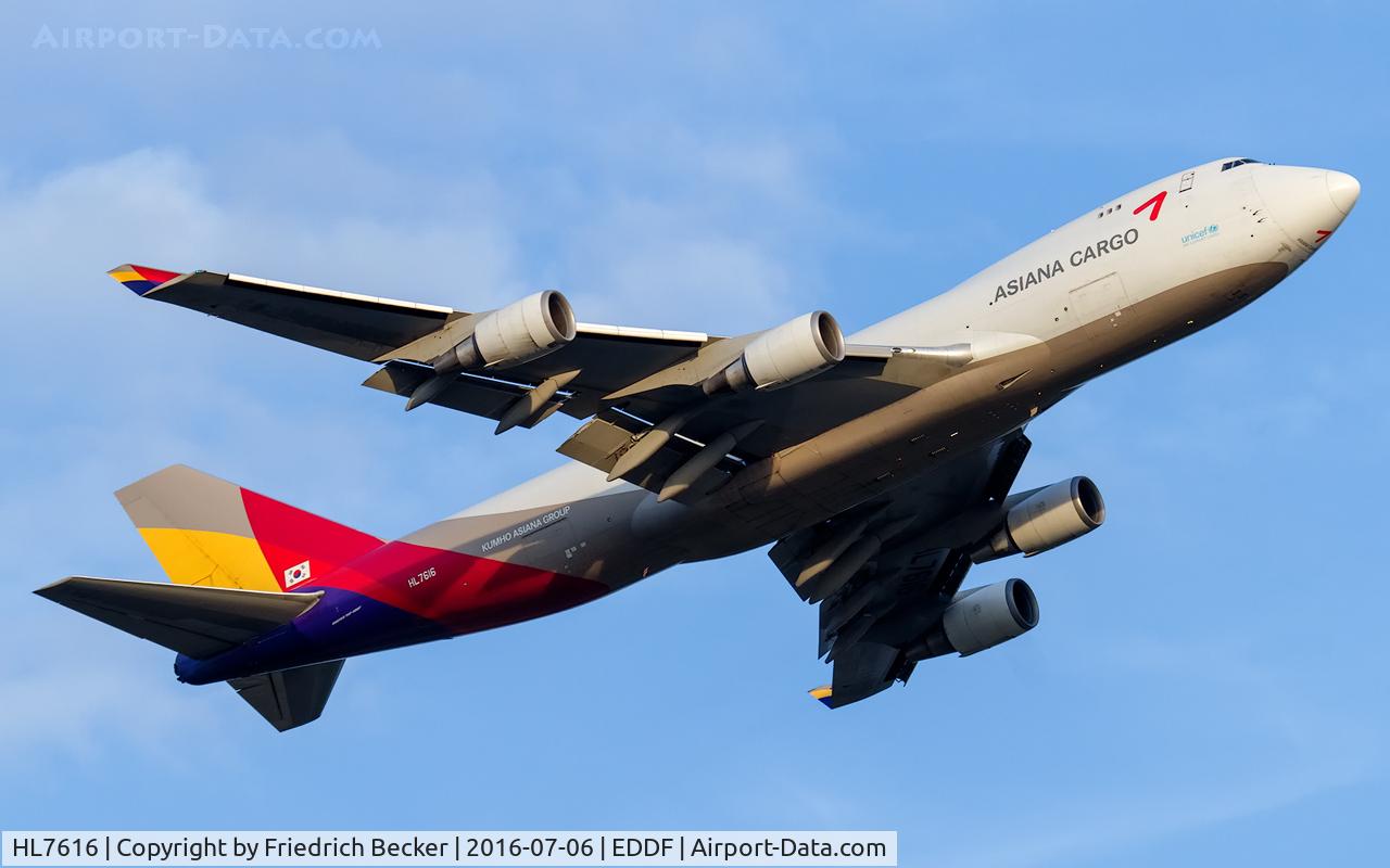 HL7616, 2004 Boeing 747-446F (SCD) C/N 33748, departure via RW25C