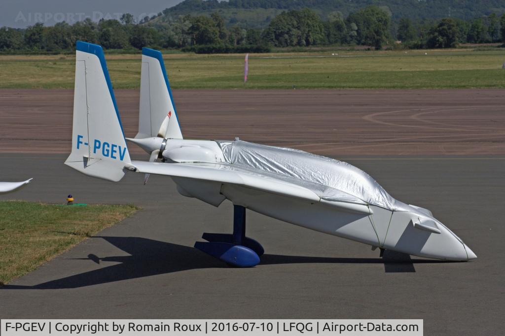 F-PGEV, Rutan Long-EZ C/N 2106-L, Parked