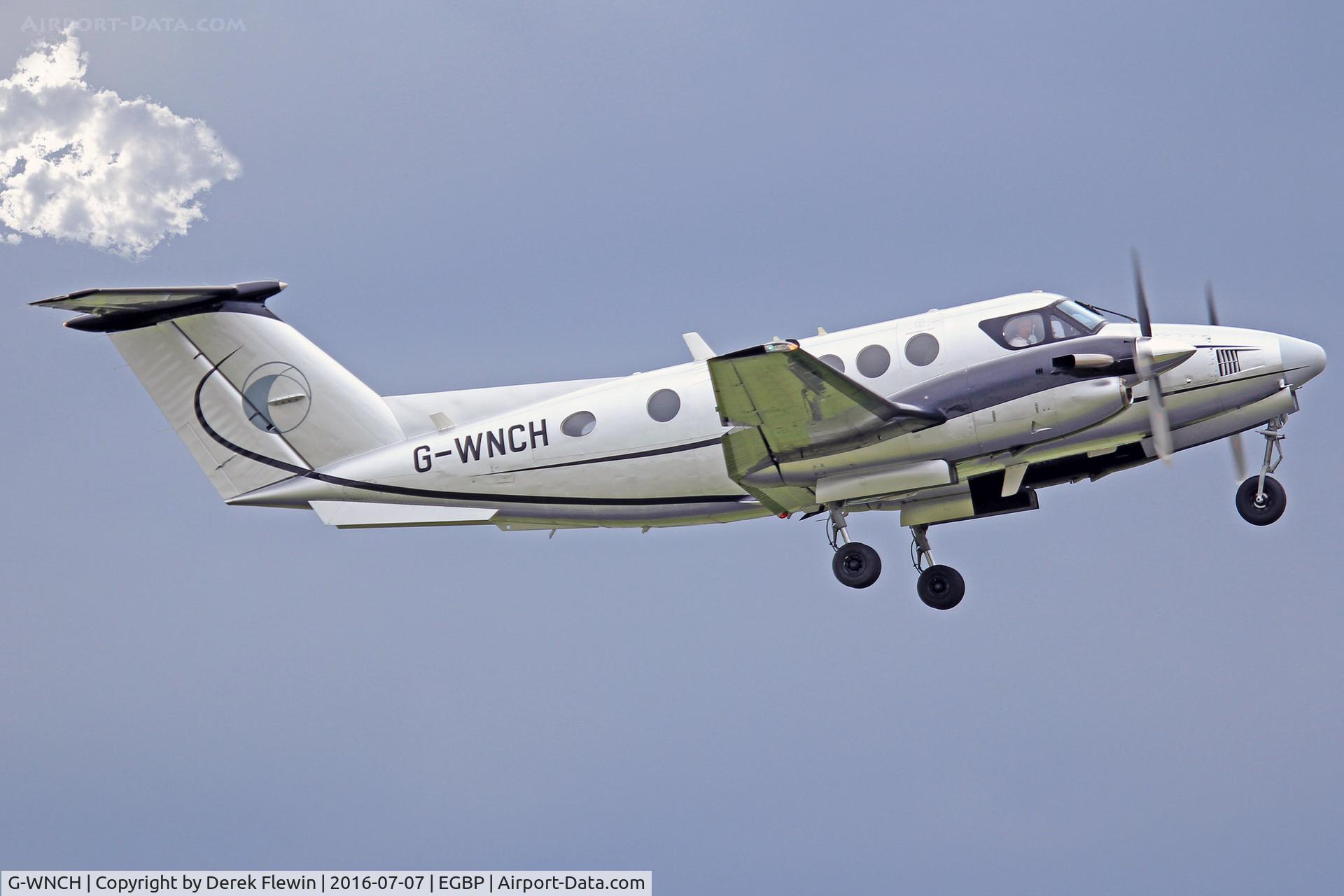 G-WNCH, 1986 Beech B200 Super King Air King Air C/N BB-1259, Super Kingair, Fairoaks based, seen departing runway 26.