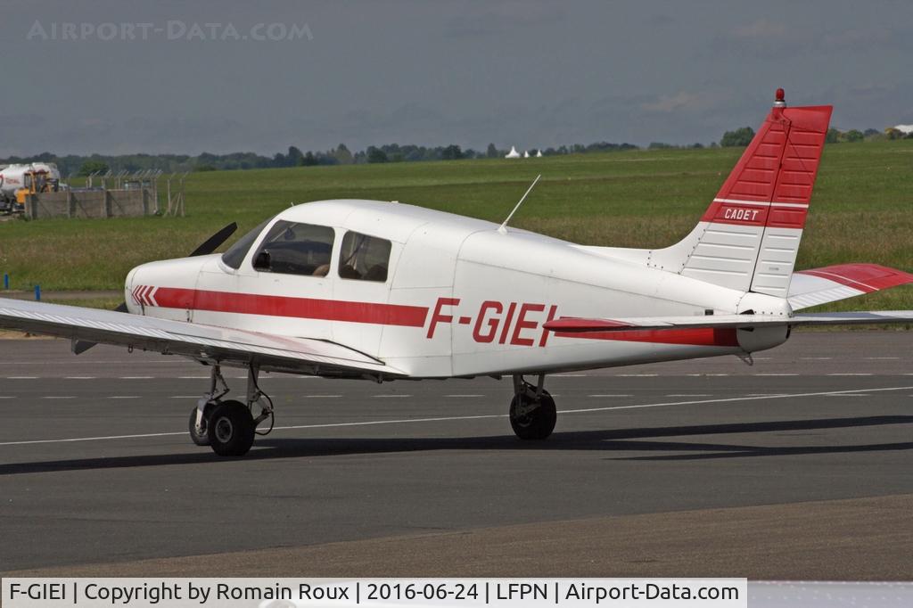 F-GIEI, Piper PA-28-161 Cadet C/N 28-41164, Parked