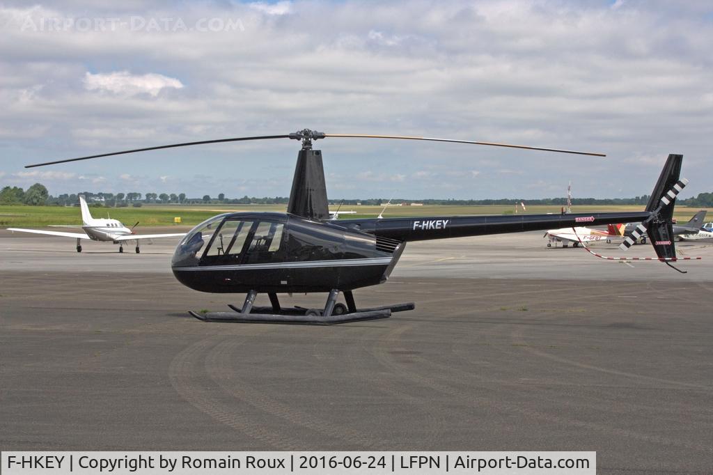 F-HKEY, 2007 Robinson R44 Clipper II C/N 11893, Parked