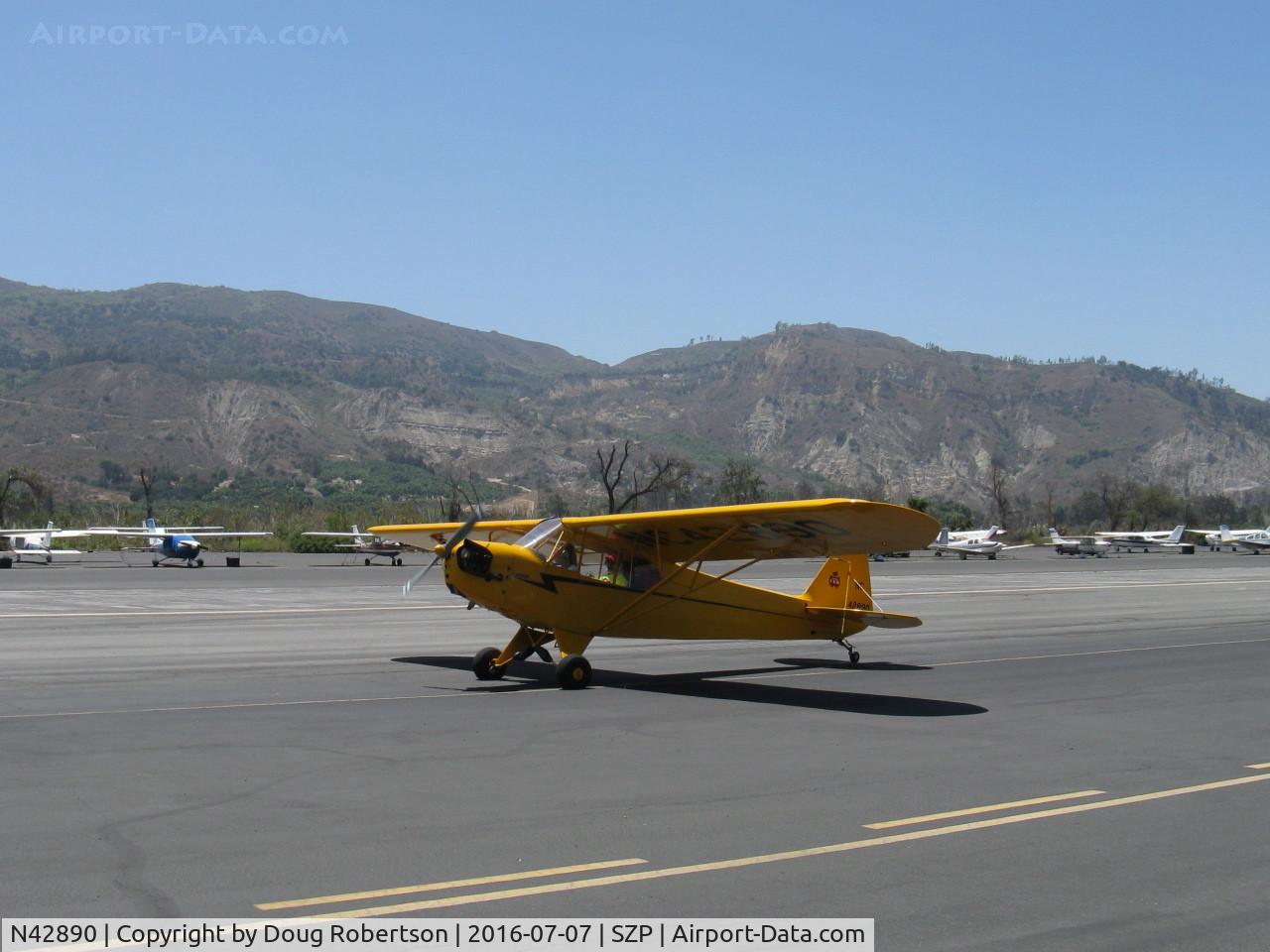 N42890, 1945 Piper J3C-65 Cub C/N 15225, 1945 Piper J3C-65 CUB, Continental A&C65 65 Hp, taxi to Rwy 22