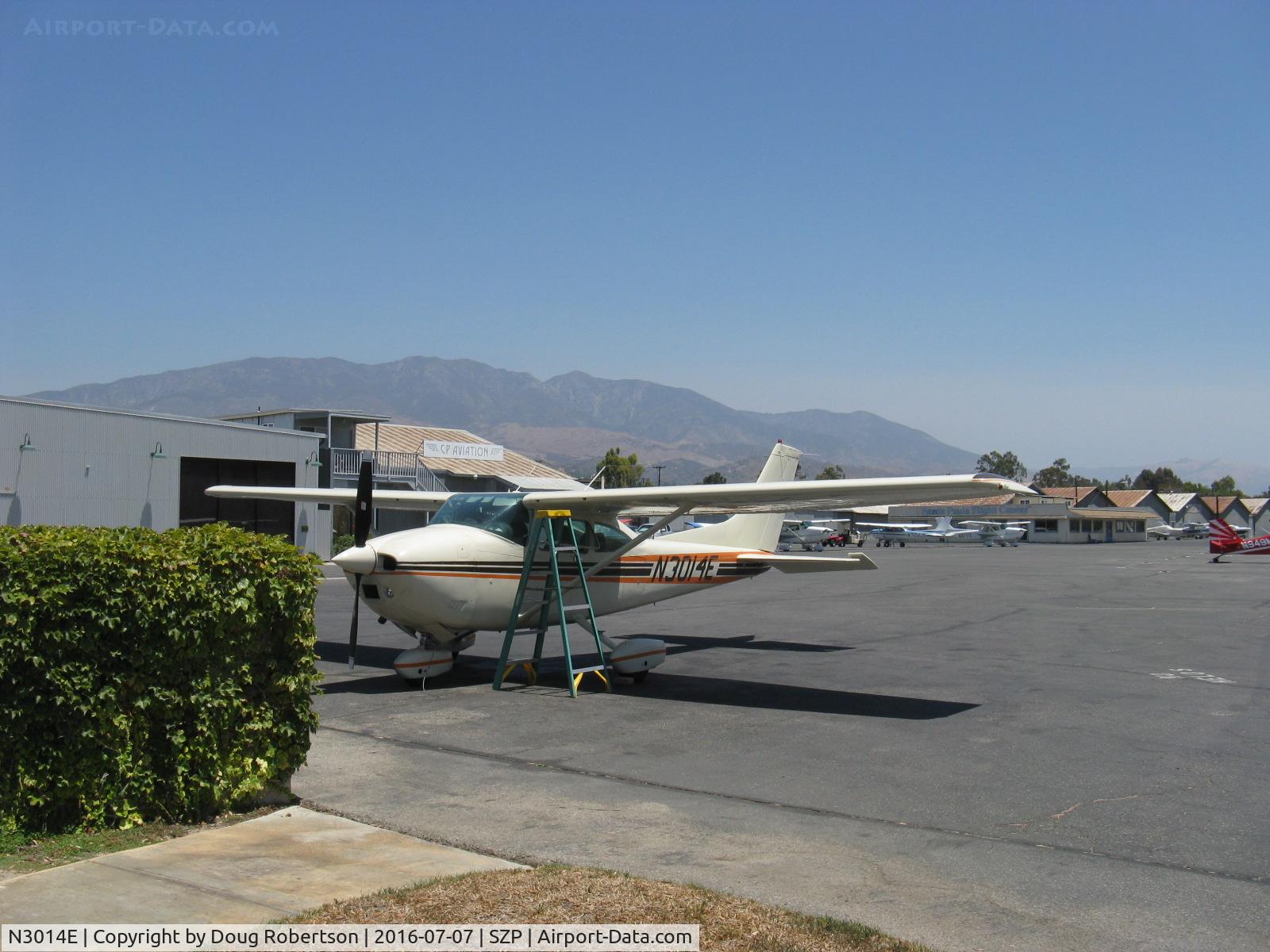 N3014E, 1982 Cessna 182R Skylane C/N 18268226, 1982 Cessna 182R SKYLANE, Continental O-470-U 230 Hp, at SZP self-serve Fuel Dock