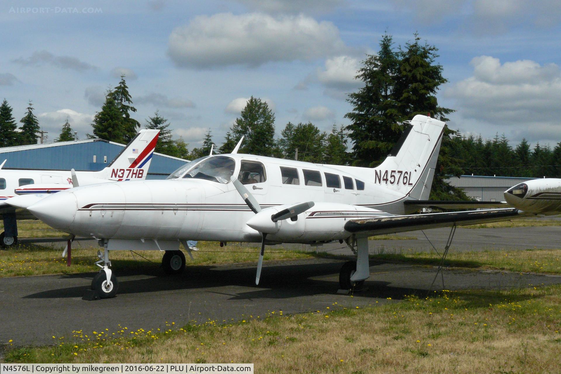 N4576L, 1974 Cessna 402B Utiliner C/N 402B0564, N4576L