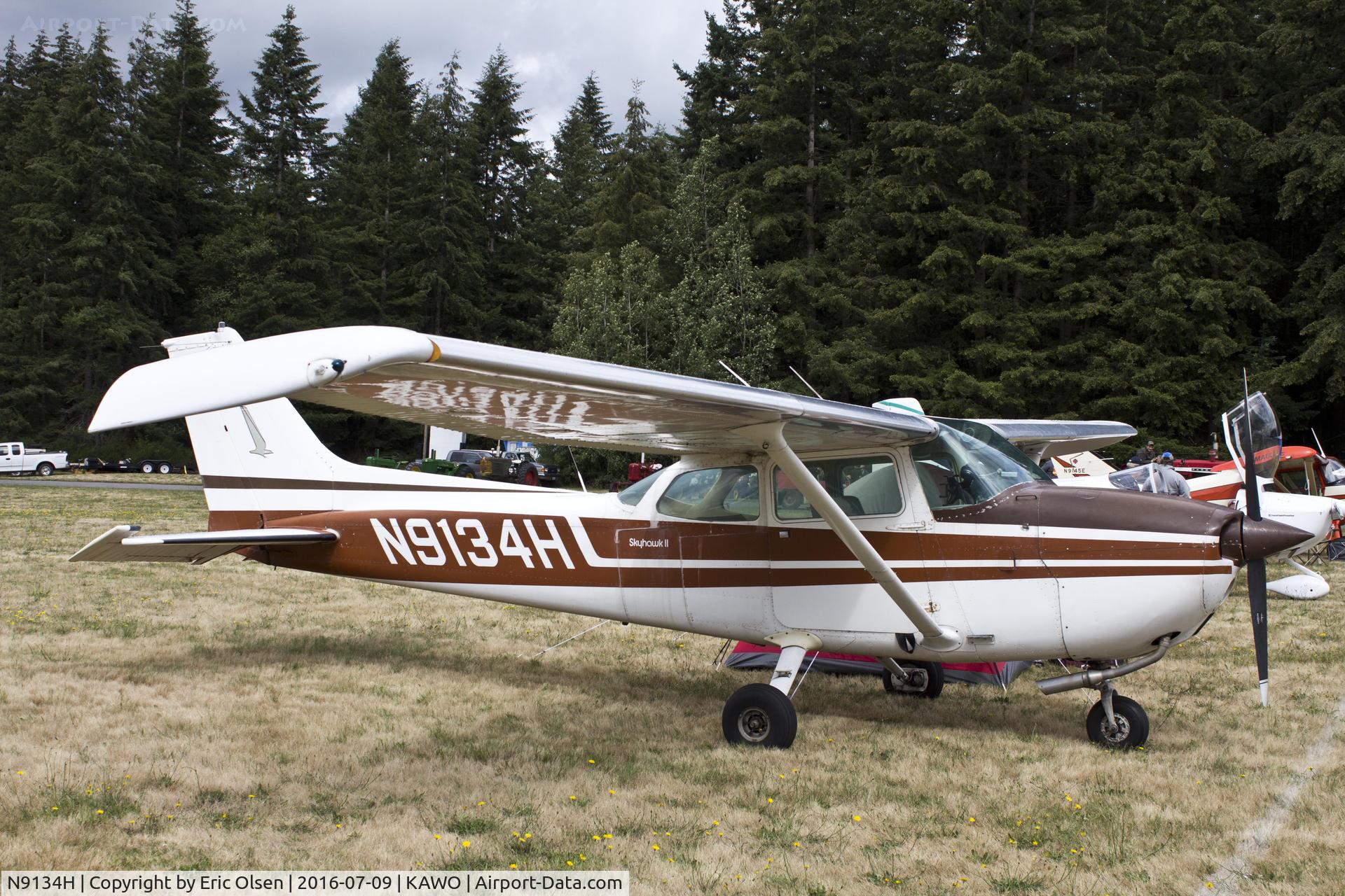 N9134H, 1975 Cessna 172M C/N 17265964, Cessna 172 at the 2016 Arlington Fly-In.