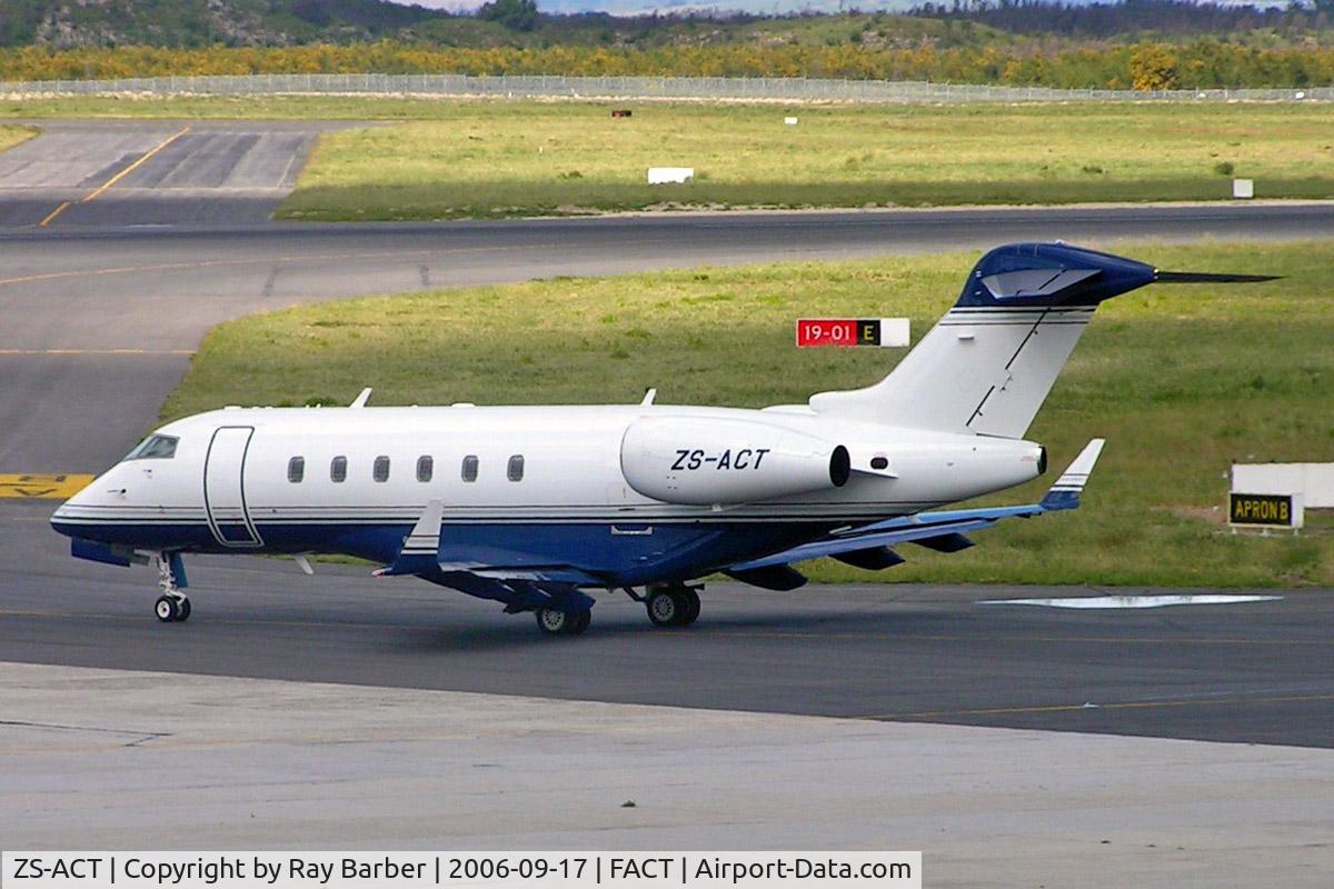 ZS-ACT, 2004 Bombardier Challenger 300 (BD-100-1A10) C/N 20034, Bombardier Challenger 300 [20034] Cape Town Int~ZS 17/09/2006
