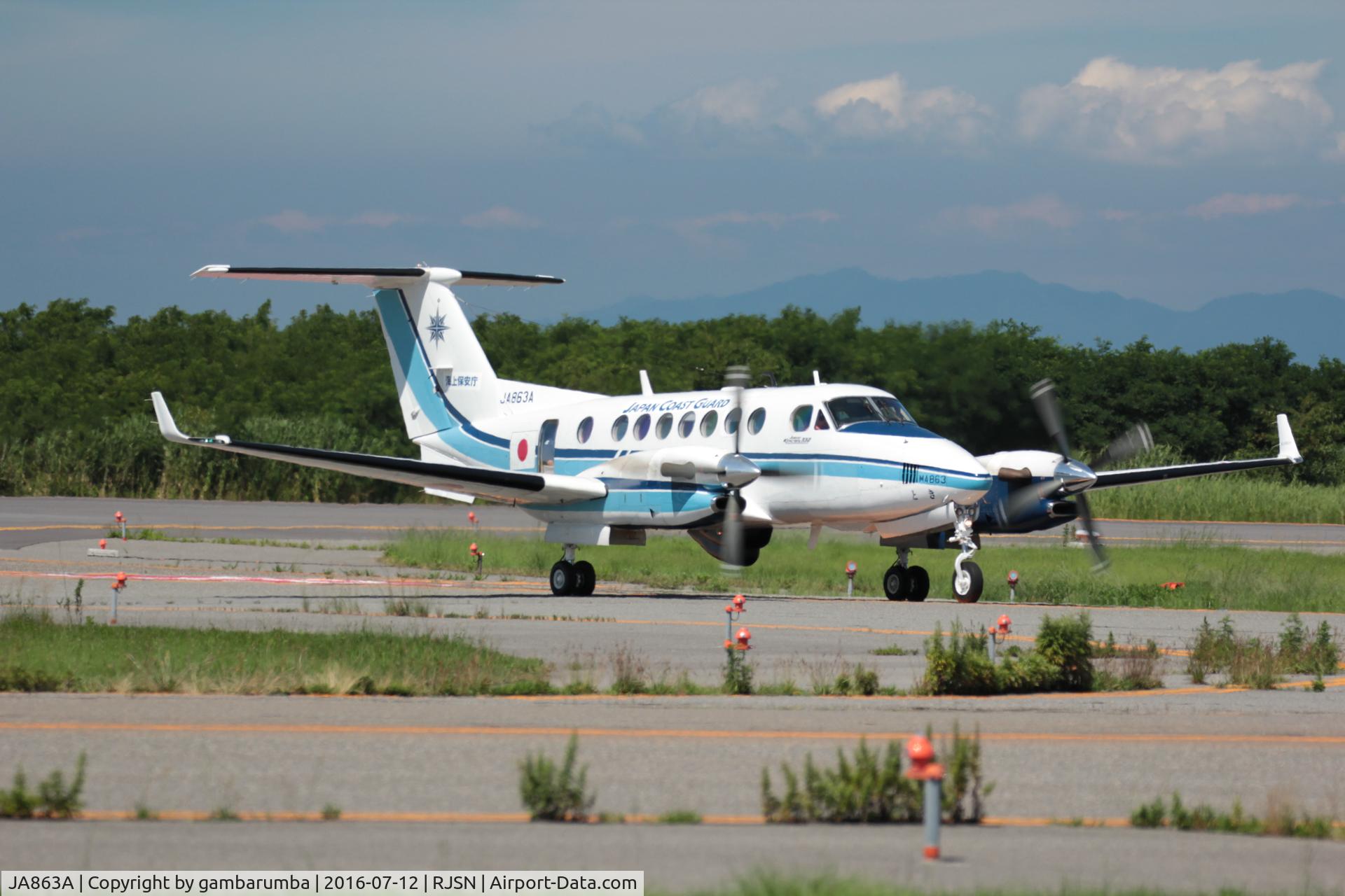JA863A, 1998 Beechcraft B300 Super King Air 350 C/N FL-191, JA863A