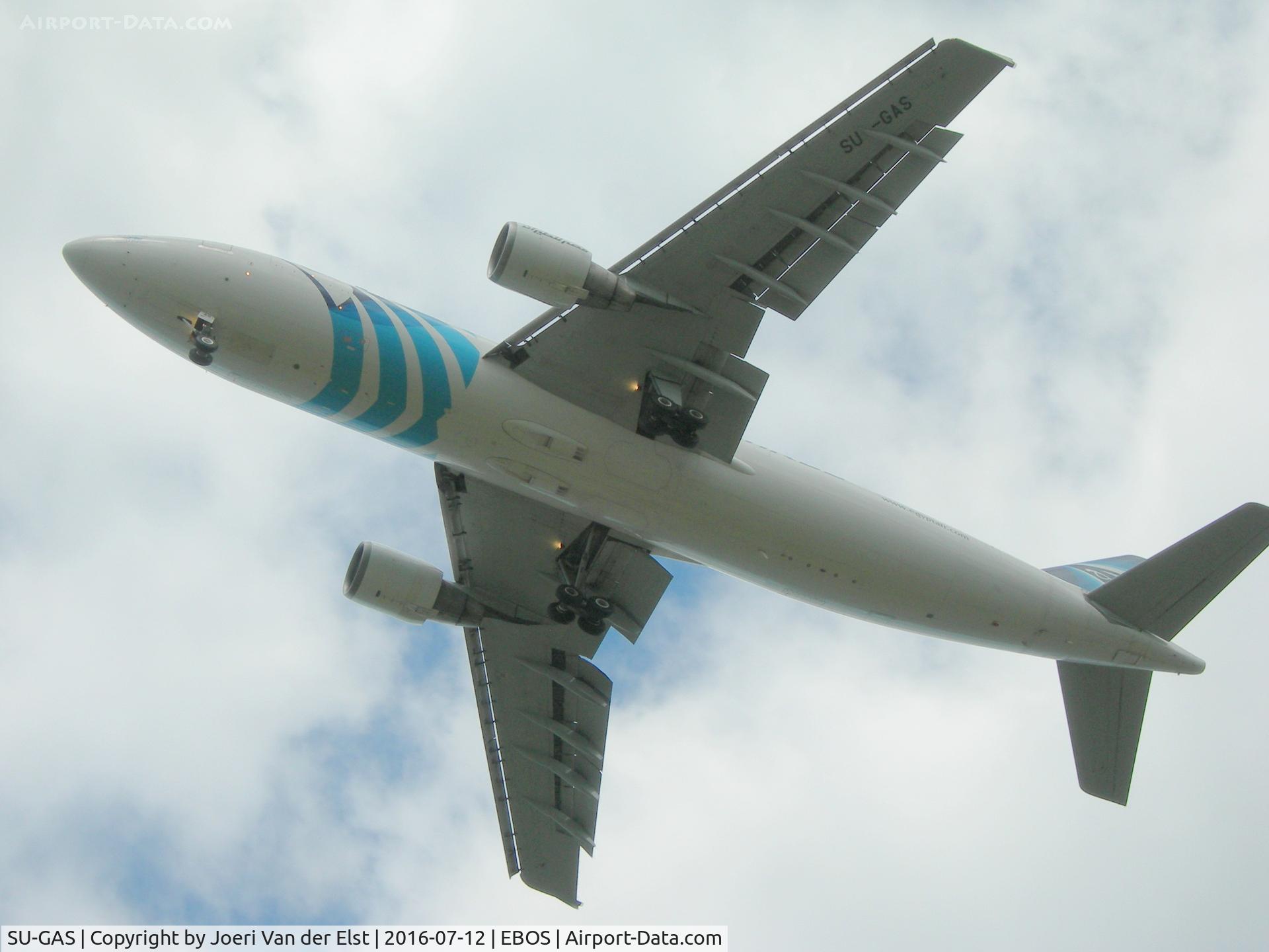 SU-GAS, 1990 Airbus A300B4-622R C/N 561, Moments before touchdown rwy 26