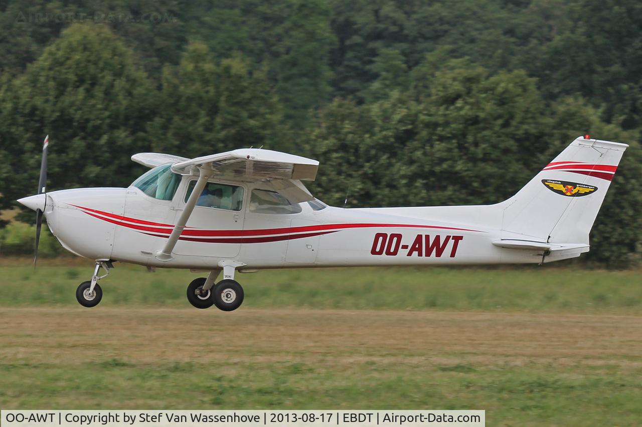 OO-AWT, 1975 Reims F172M II Skyhawk C/N 1236, Schaffen-Diest Oldtimer Fly-Inn 2013.