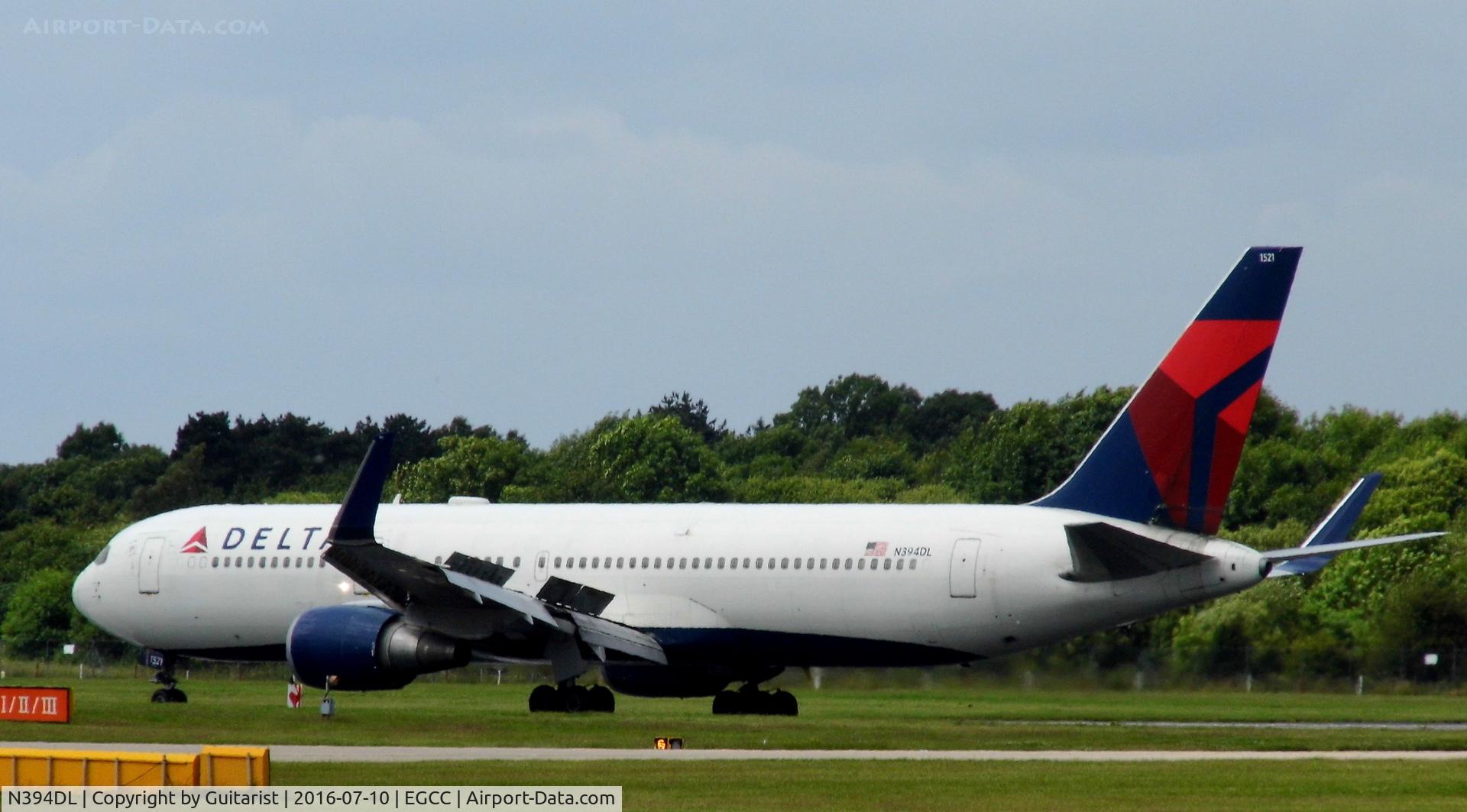 N394DL, 1995 Boeing 767-324/ER C/N 27394, At Manchester