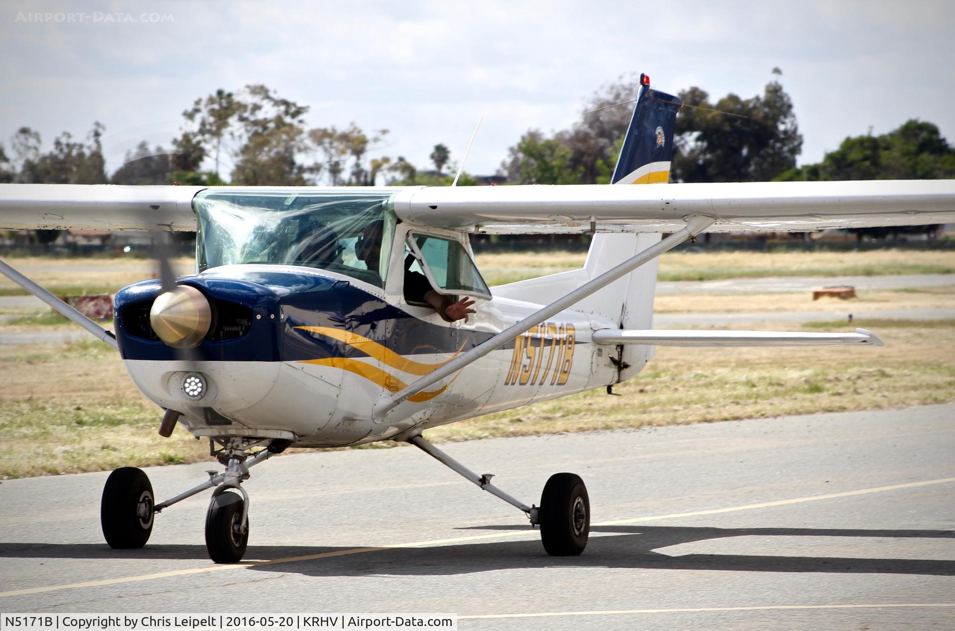 N5171B, 1979 Cessna 152 C/N 15283787, Locally-based 1979 Cessna 152 taxing in at Reid Hillview Airport, San Jose, CA. Thanks for the wave!
