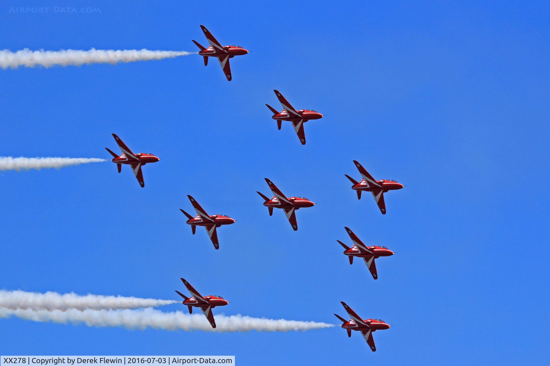 XX278, 1978 Hawker Siddeley Hawk T.1A C/N 103/312103, Hawk T.1A, Red Arrows RAF Scampton based, led by Red 1 Squadron Leader David Montenegro (Team Leader) seen displaying at WNAS16.