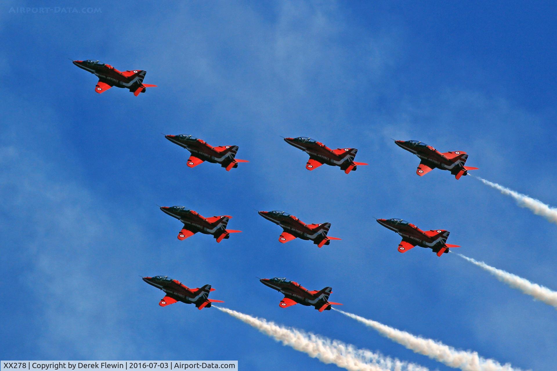 XX278, 1978 Hawker Siddeley Hawk T.1A C/N 103/312103, Hawk T.1A, Red Arrows RAF Scampton based, led by Red 1 Squadron Leader David Montenegro (Team Leader) seen displaying at WNAS16.