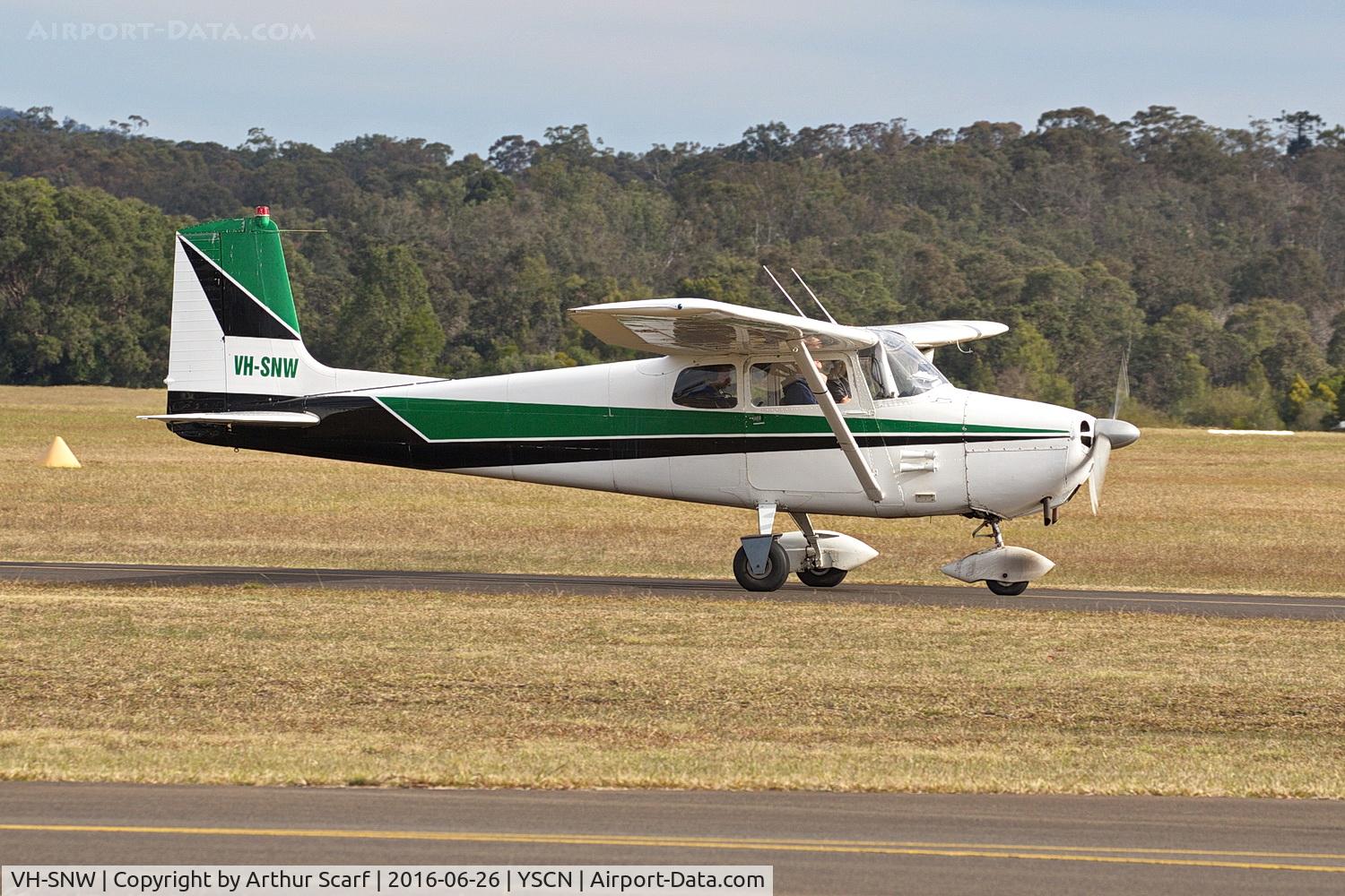 VH-SNW, 1957 Cessna 172 C/N 36317, Camden NSW June 2016