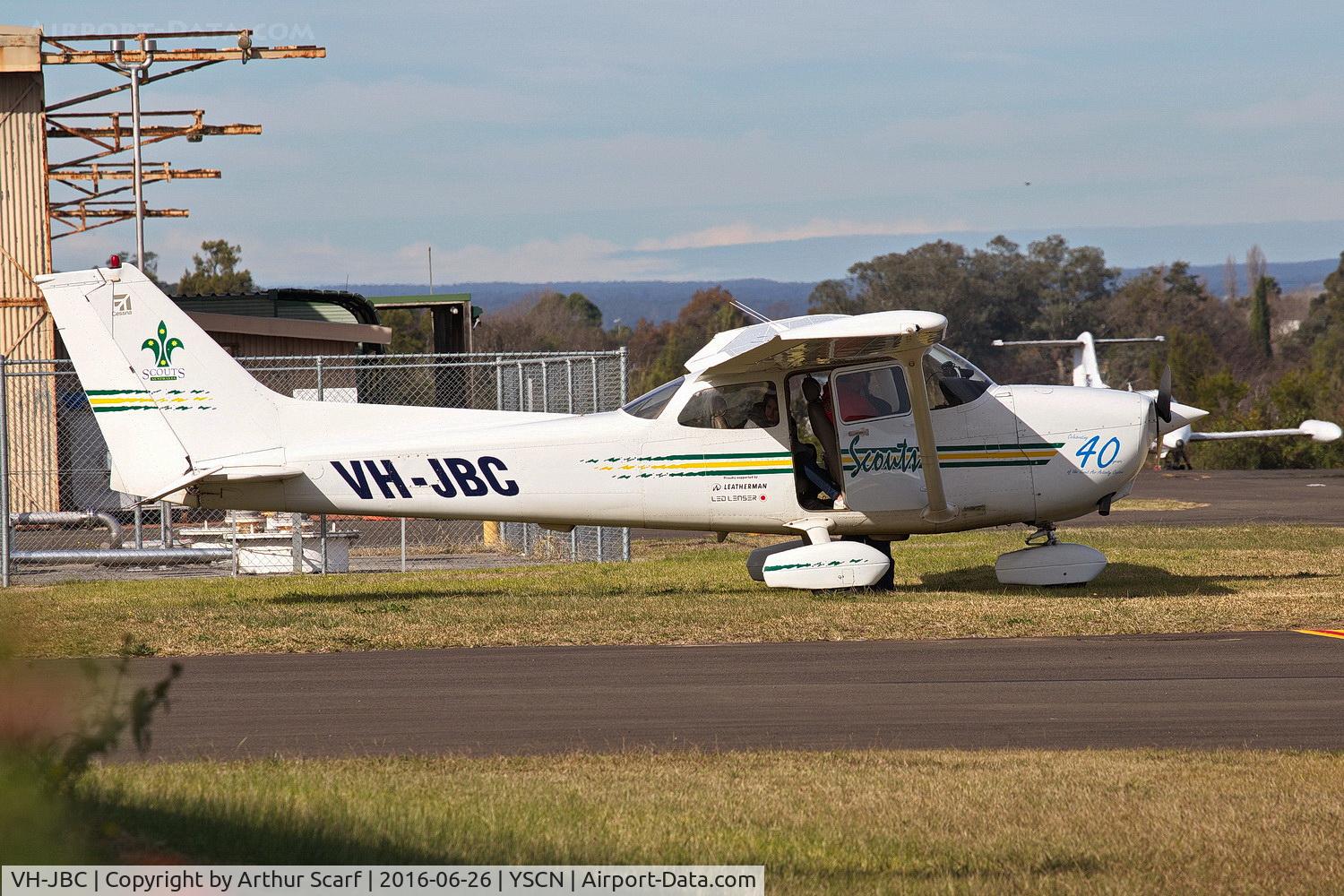VH-JBC, 2000 Cessna 172S C/N 172S8377, Camden NSW June 2016