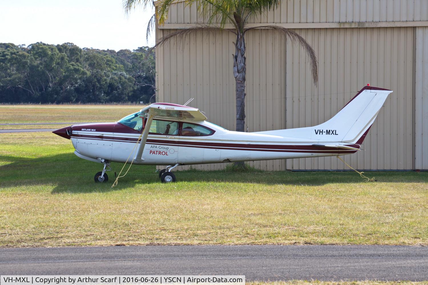 VH-MXL, 1980 Cessna R182 Skylane RG C/N R18201648, Camden NSW June 2016