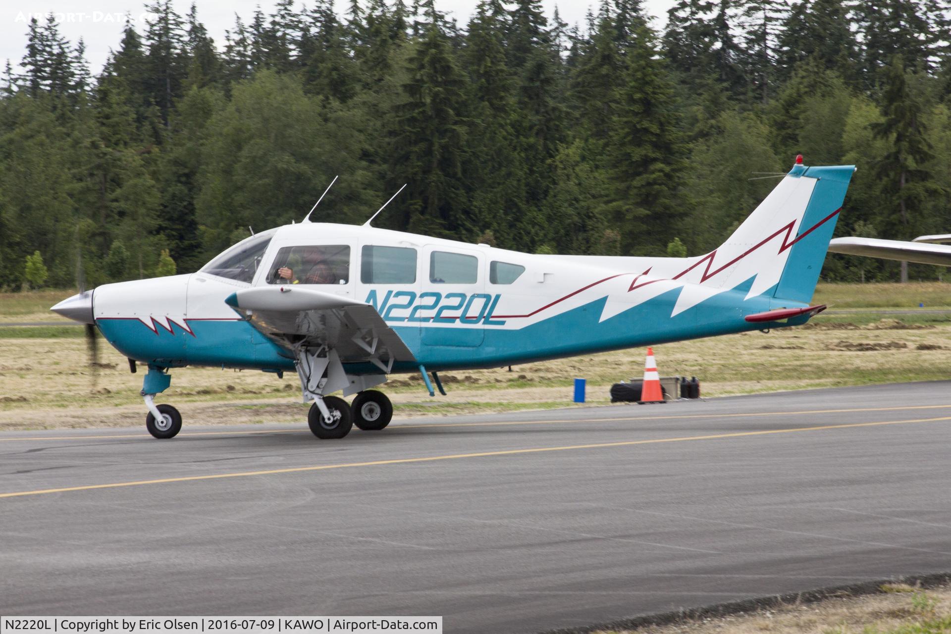 N2220L, 1976 Beech B24R Sierra C/N MC-445, Beech B24 taxing by as it departs the 2016 Arlington Fly-In.