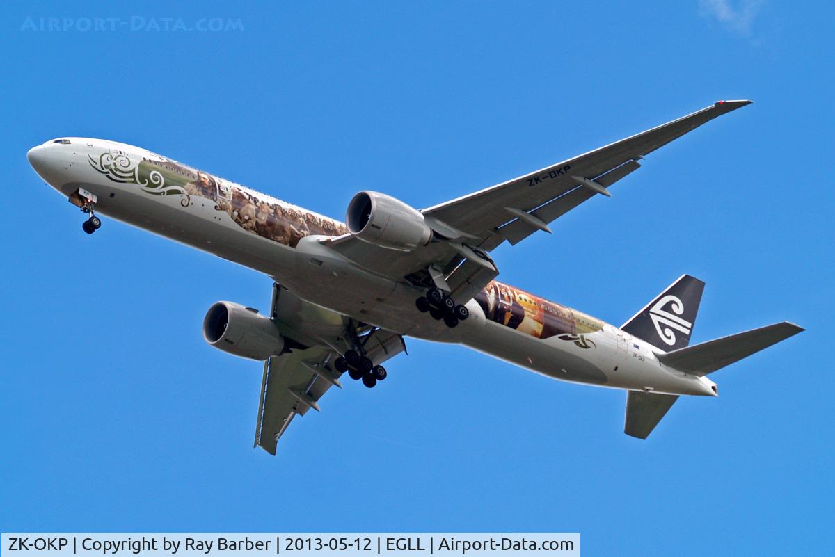 ZK-OKP, 2011 Boeing 777-306/ER C/N 39041, Boeing 777-319ER [39041] (Air New Zealand) Home~G 12/05/2013. On approach 27R.