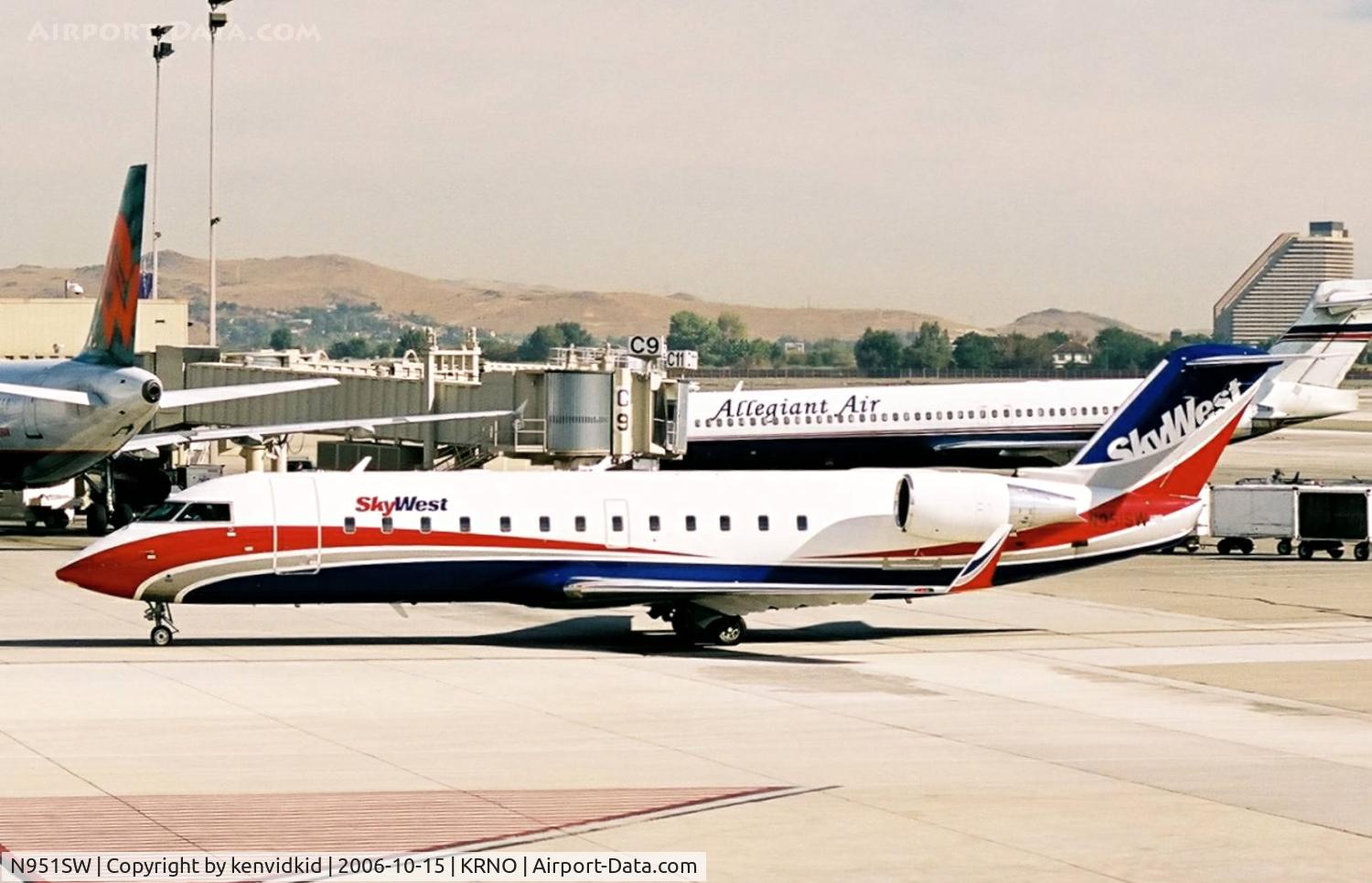 N951SW, 2003 Bombardier CRJ-200LR (CL-600-2B19) C/N 7795, SkyWest