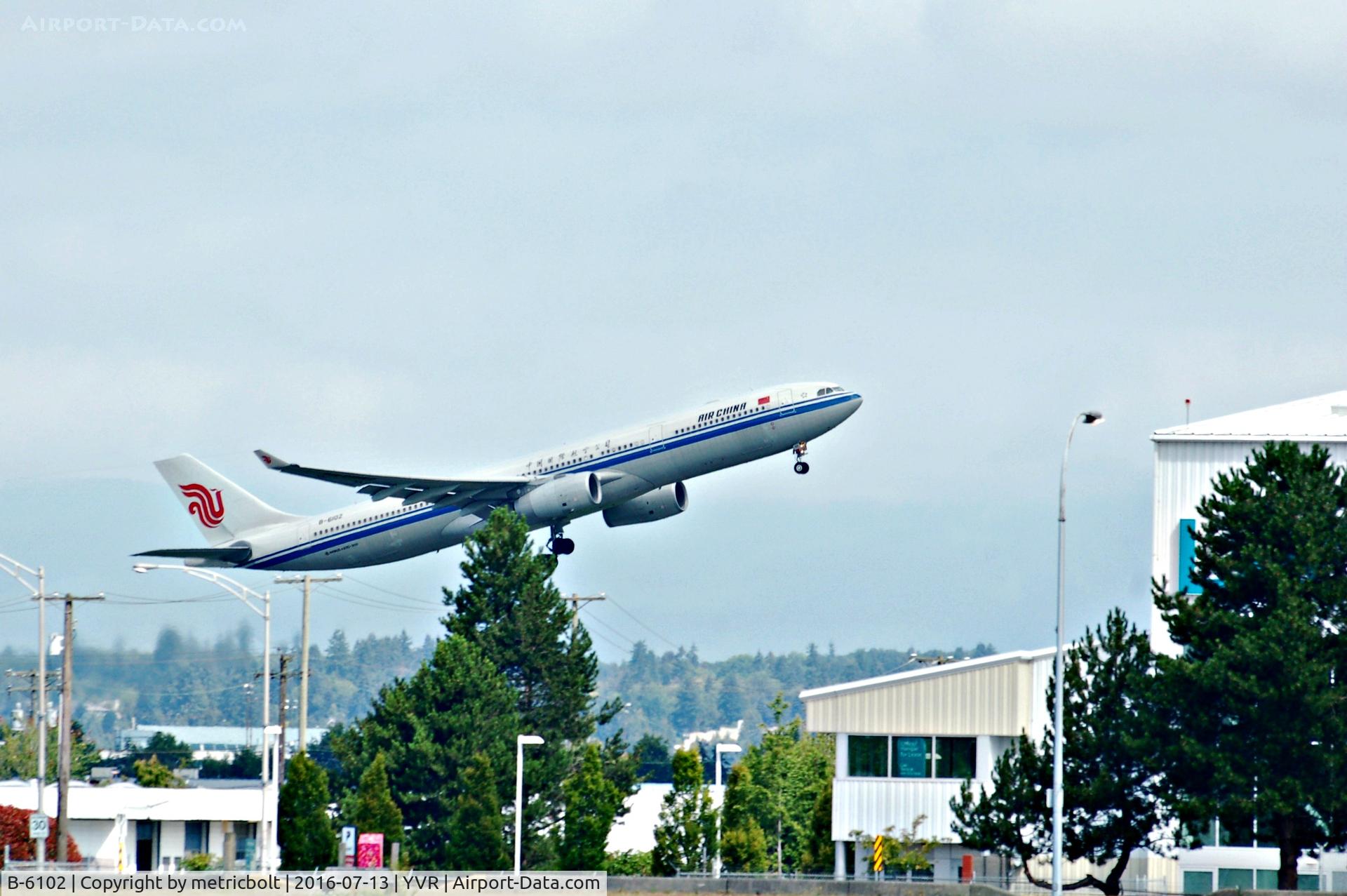 B-6102, 2015 Airbus A330-343 C/N 1695, Morning departure from YVR