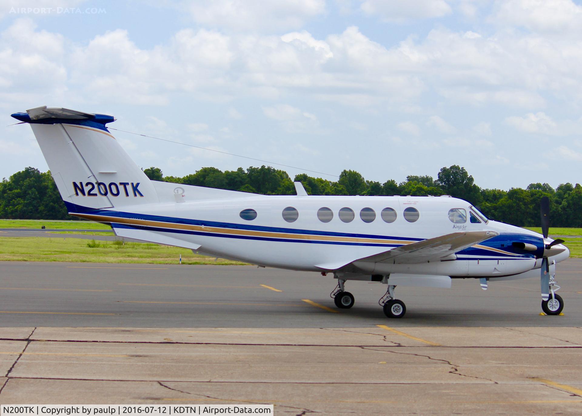 N200TK, 1985 Beech B200 King Air C/N BB-1240, At Downtown Shreveport.