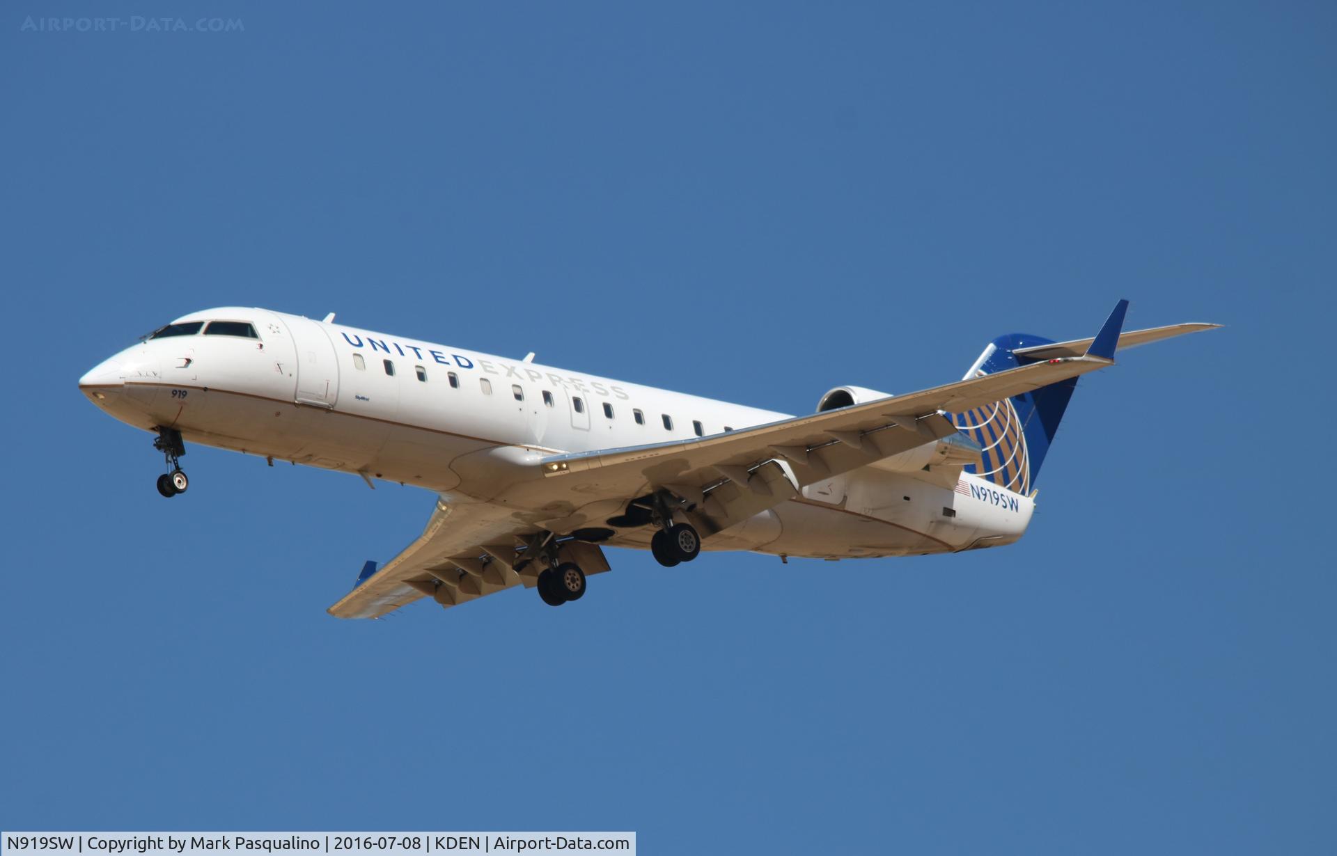 N919SW, 2002 Bombardier CRJ-200LR (CL-600-2B19) C/N 7657, CL-600-2B19