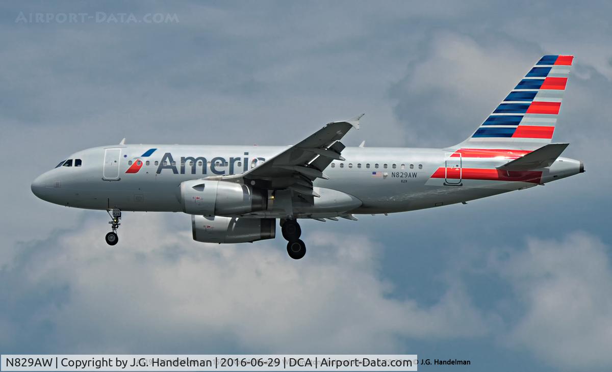 N829AW, 2001 Airbus A319-132 C/N 1563, On final to DCA.