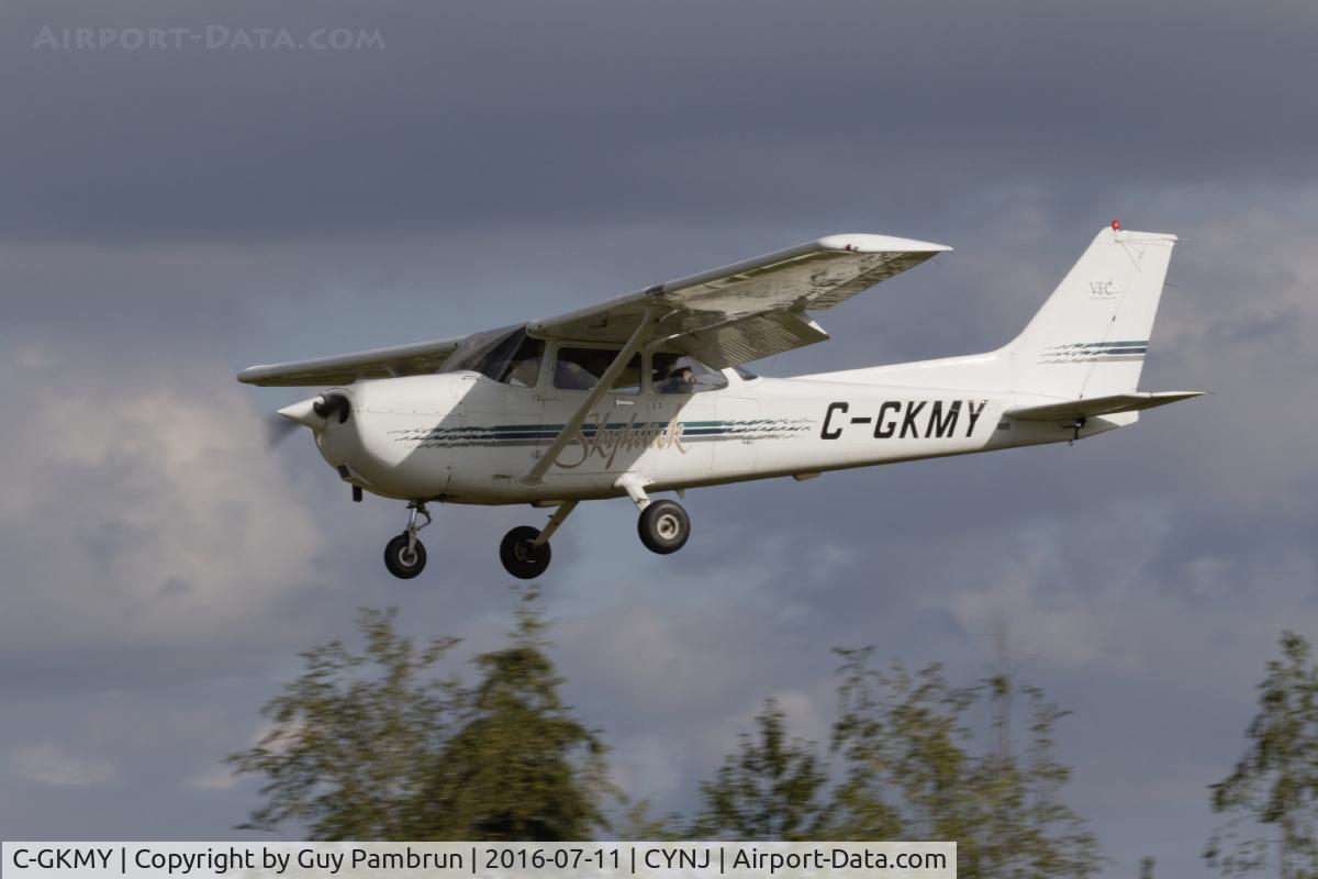 C-GKMY, 1997 Cessna 172R C/N 17280040, Landing