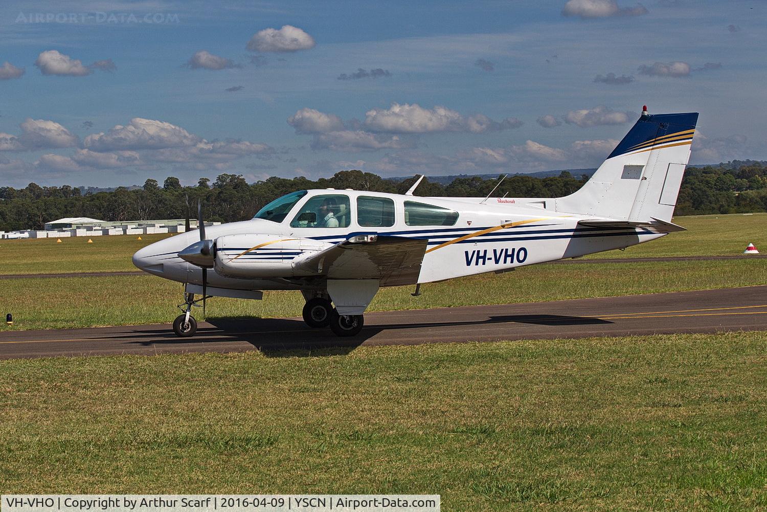 VH-VHO, 1979 Beech 95-B55 Baron Baron C/N TC-2221, Camden NSW April 2016