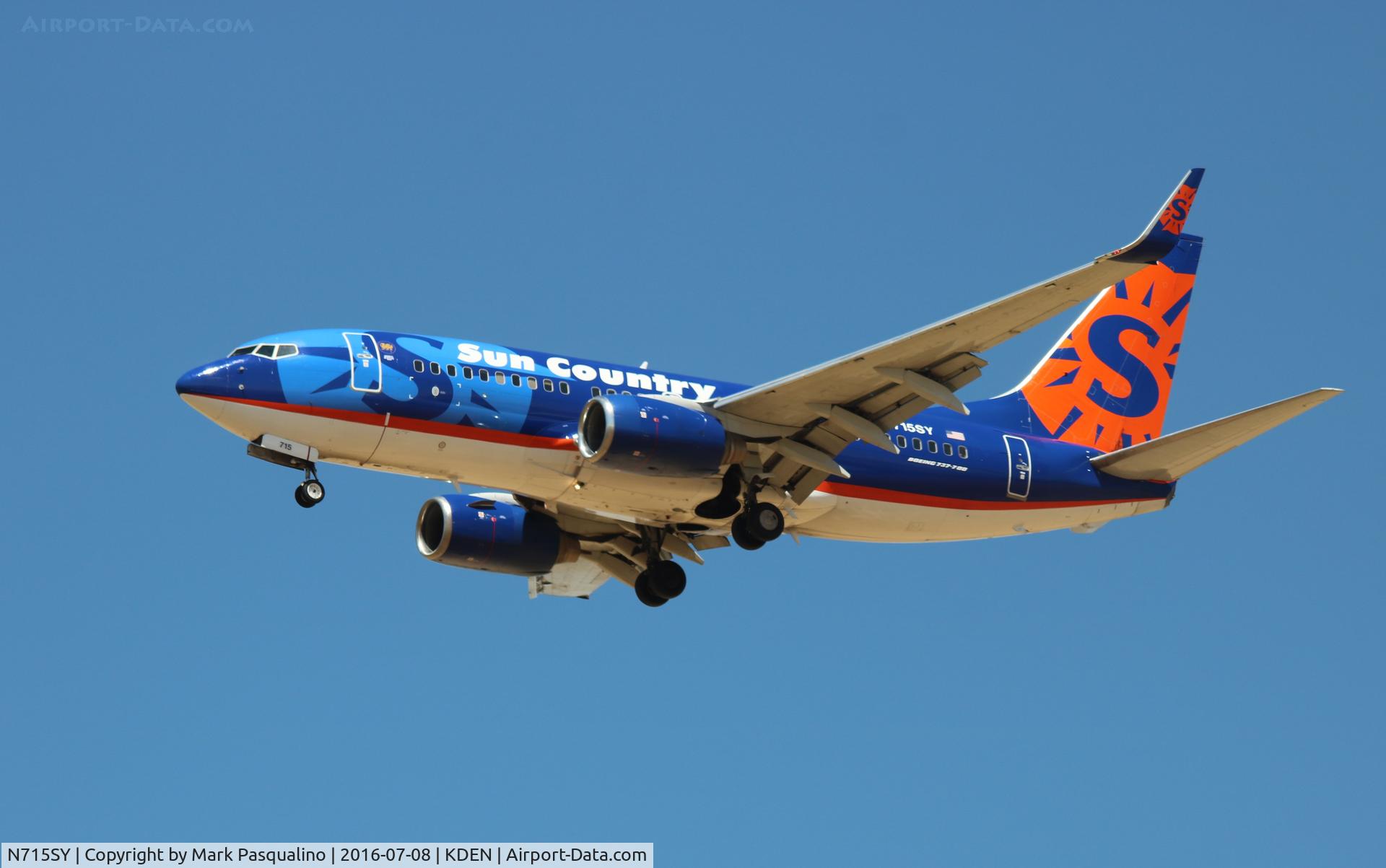 N715SY, 2004 Boeing 737-752 C/N 33787, Boeing 737-700
