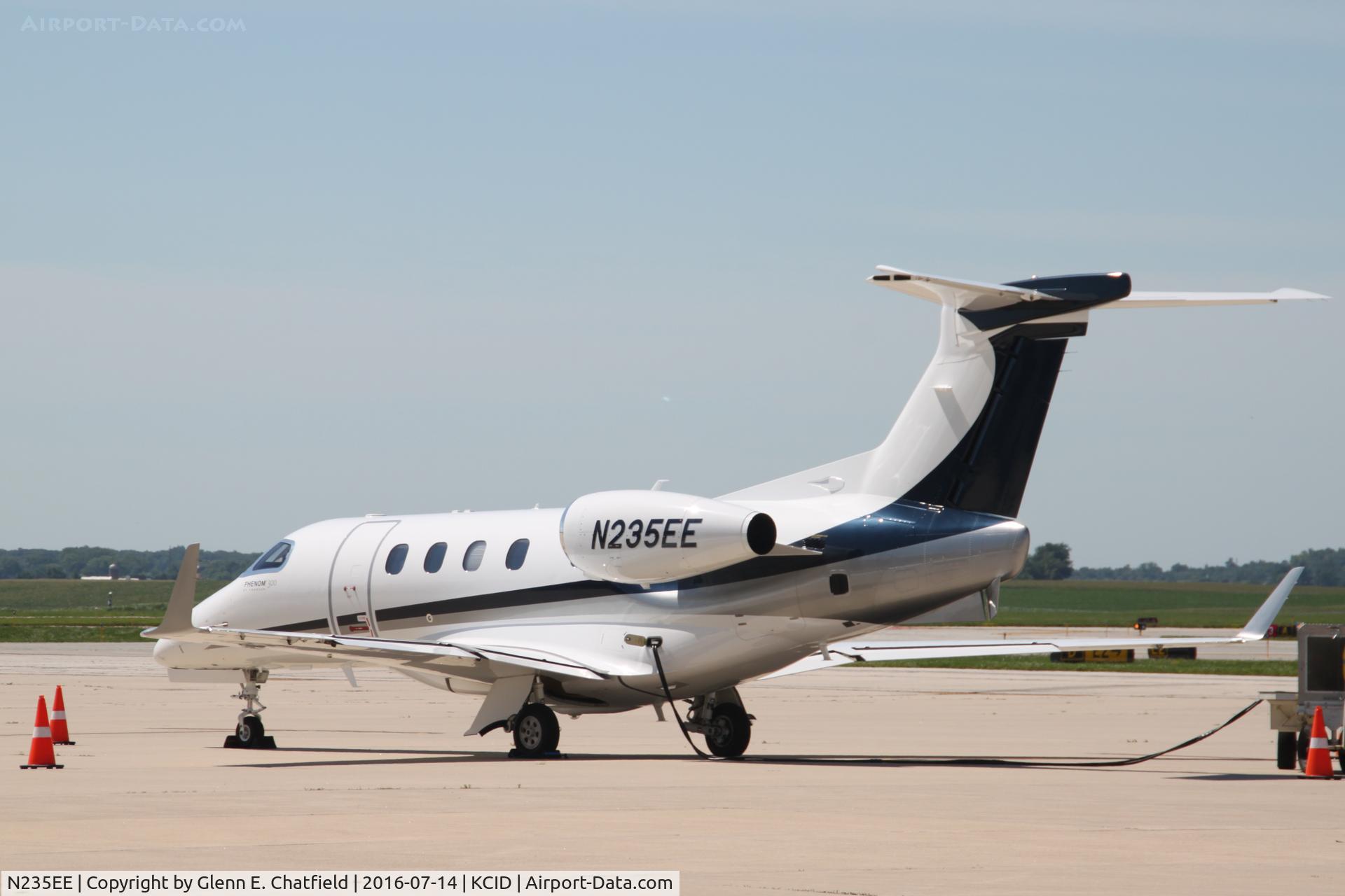 N235EE, 2014 Embraer EMB-505 Phenom 300 C/N 50500235, On the Signature ramp