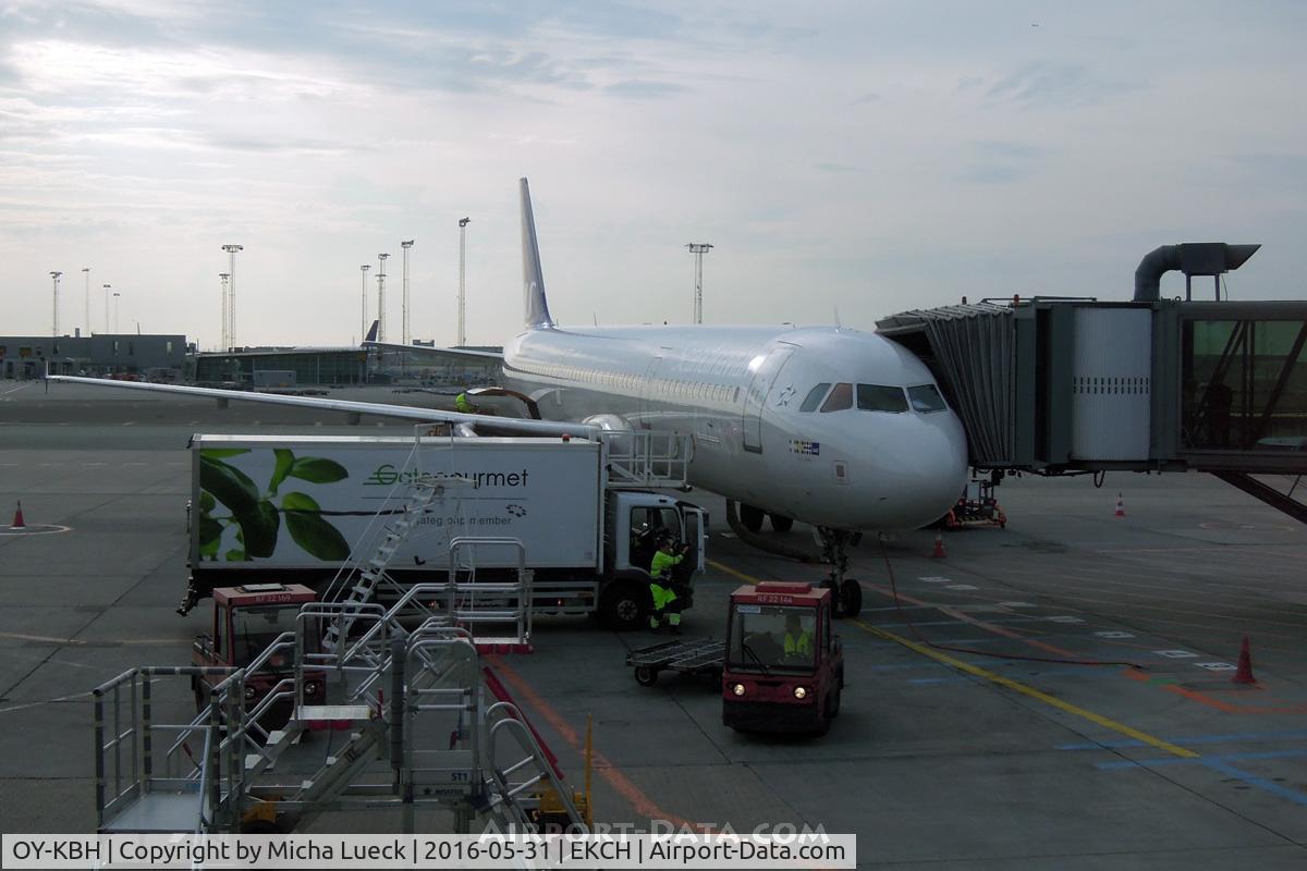 OY-KBH, 2002 Airbus A321-232 C/N 1675, Just arrived from Stavanger