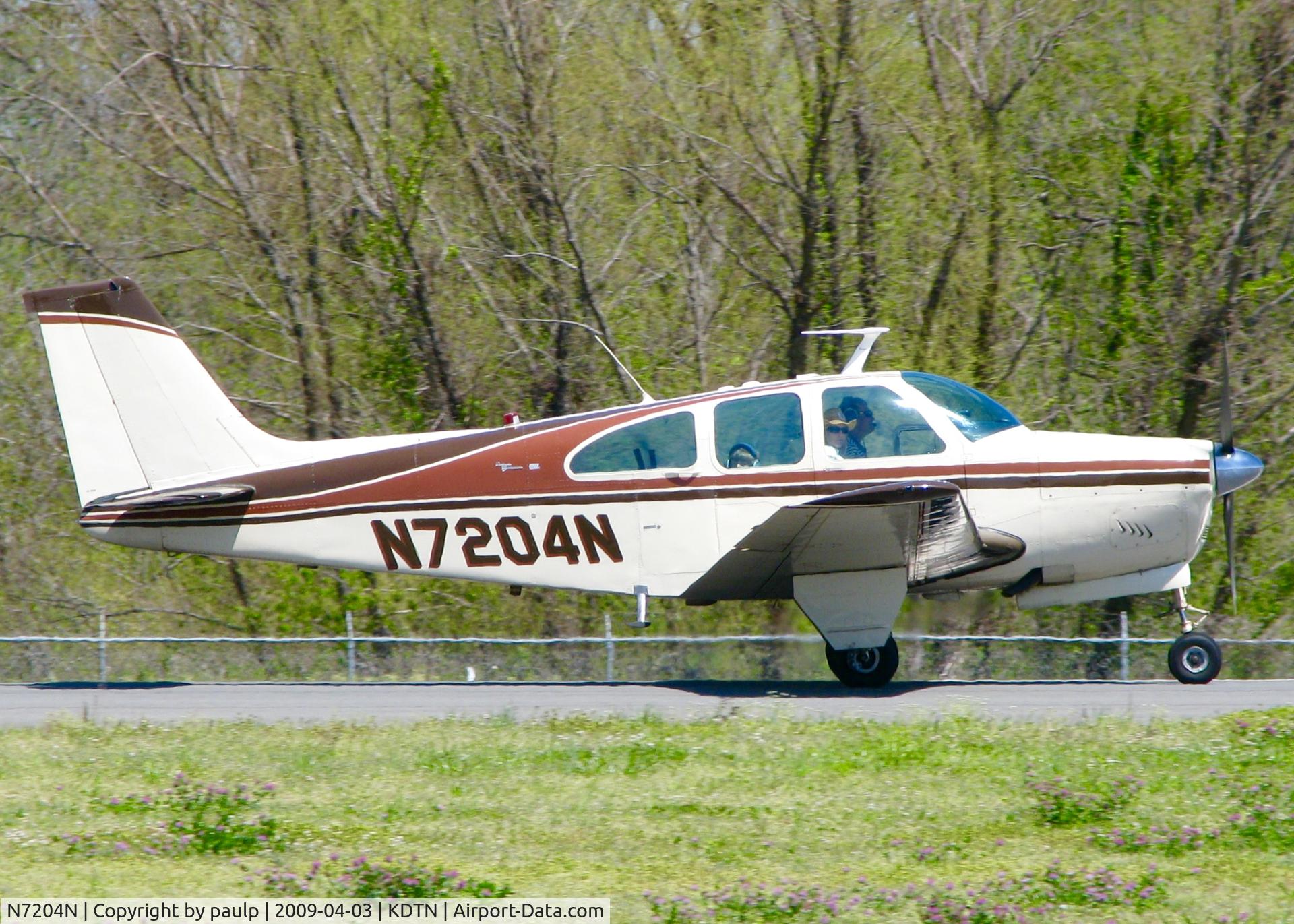 N7204N, 1968 Beech E33 Bonanza C/N CD-1152, At Downtown Shreveport.
