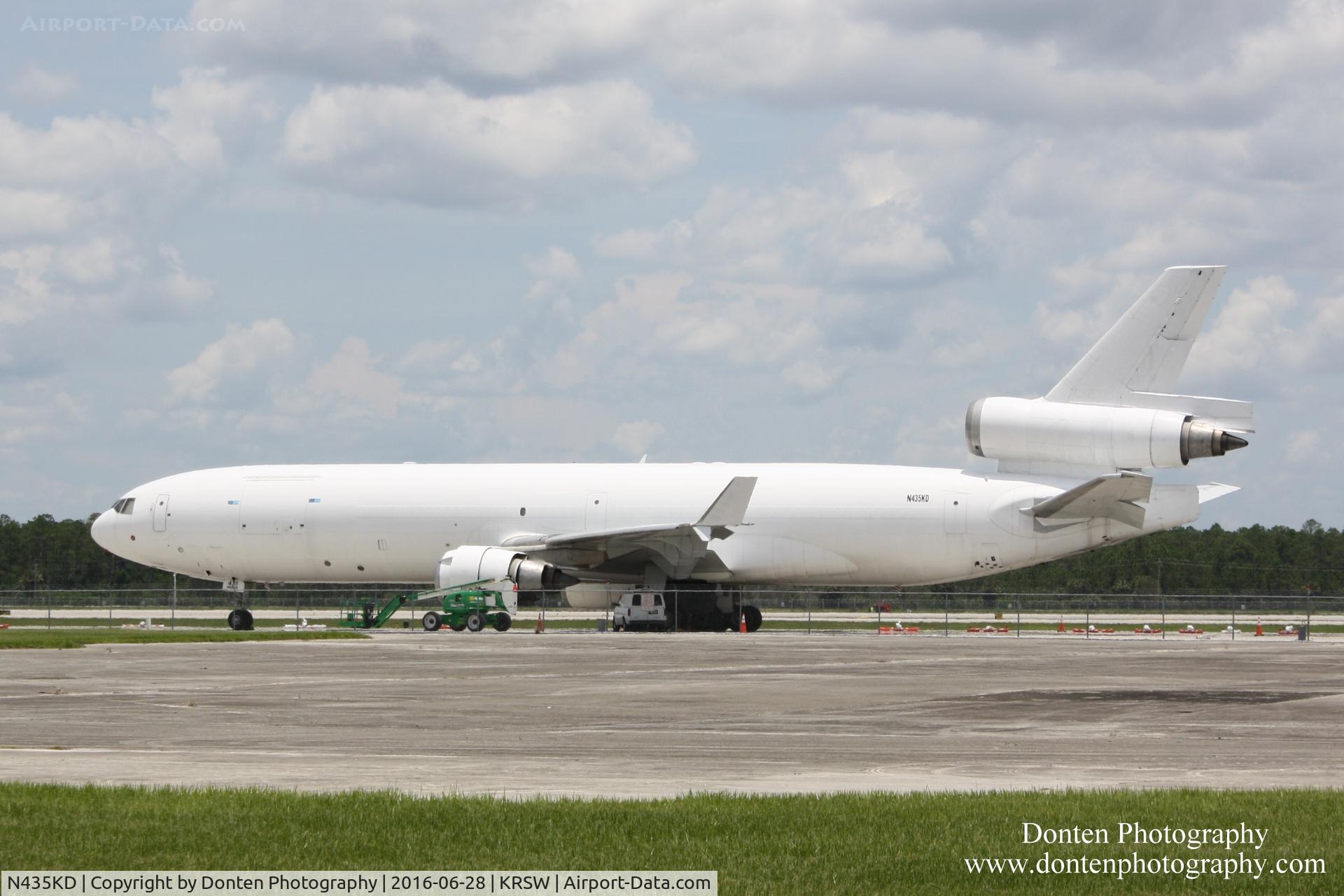 N435KD, 1991 McDonnell Douglas MD-11F C/N 48435, McDonnell Douglas MD-11 (N435KD) sits on the ramp at Southwest Florida International Airport