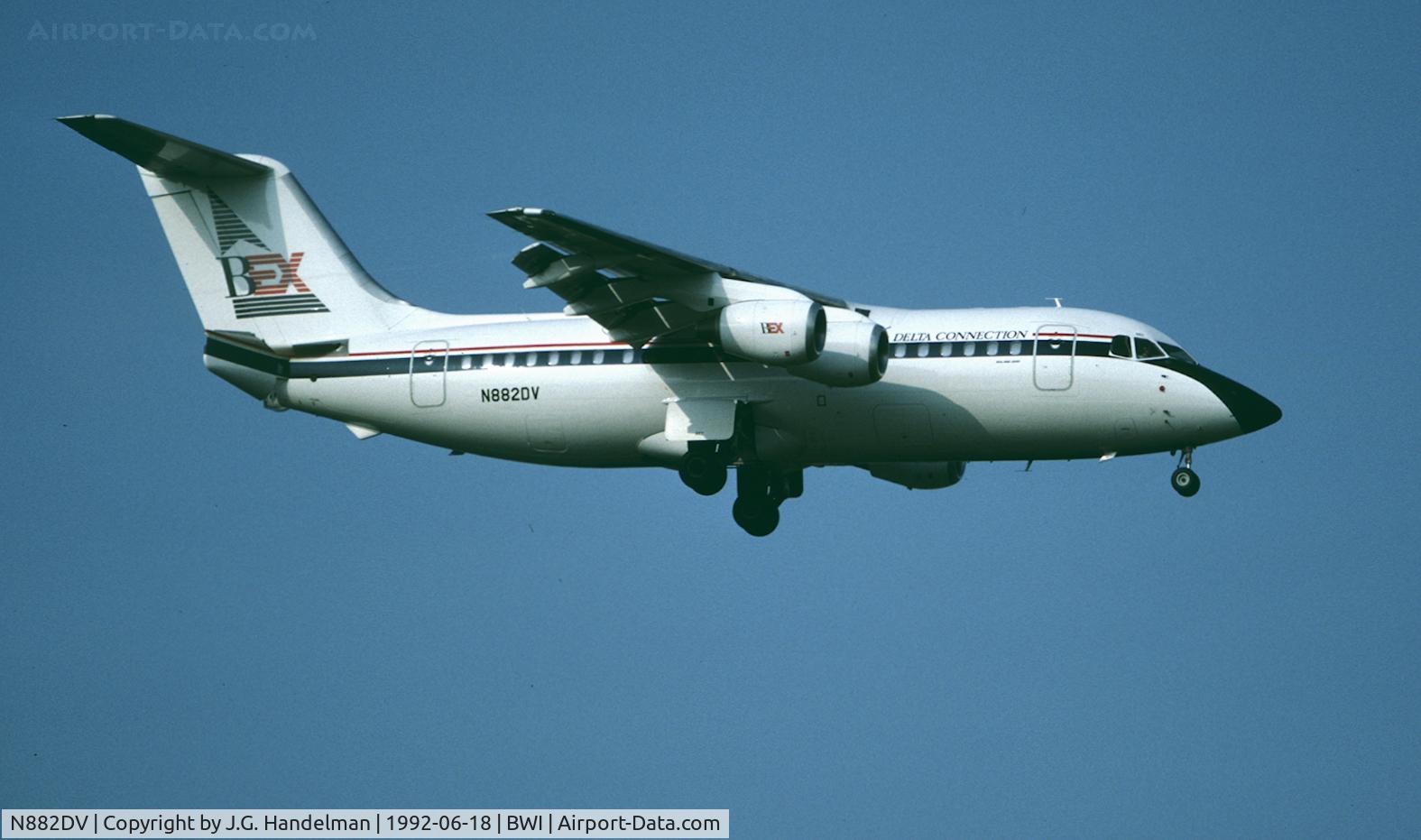 N882DV, 1989 British Aerospace BAe.146-200 C/N E2136, On final to 10.
