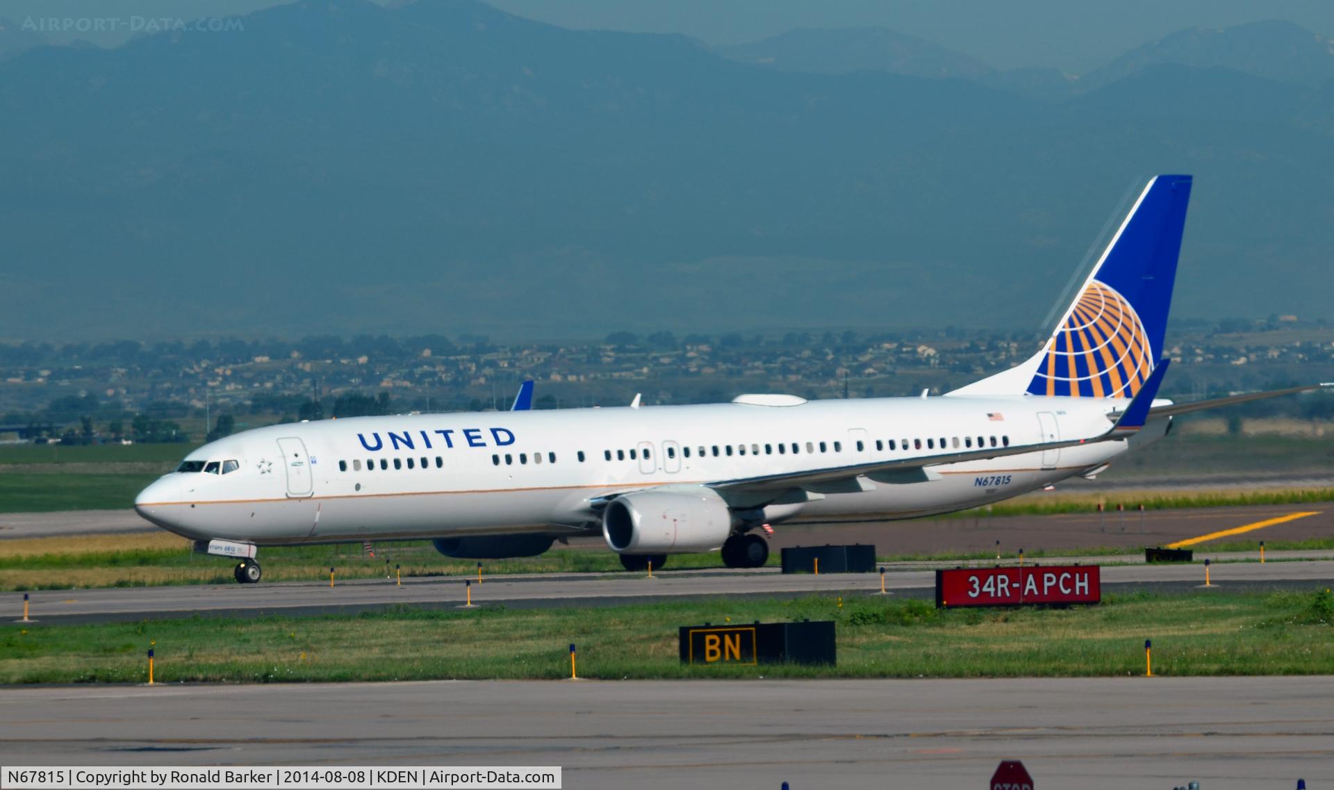 N67815, 2014 Boeing 737-924/ER C/N 43532, Taxi Denver